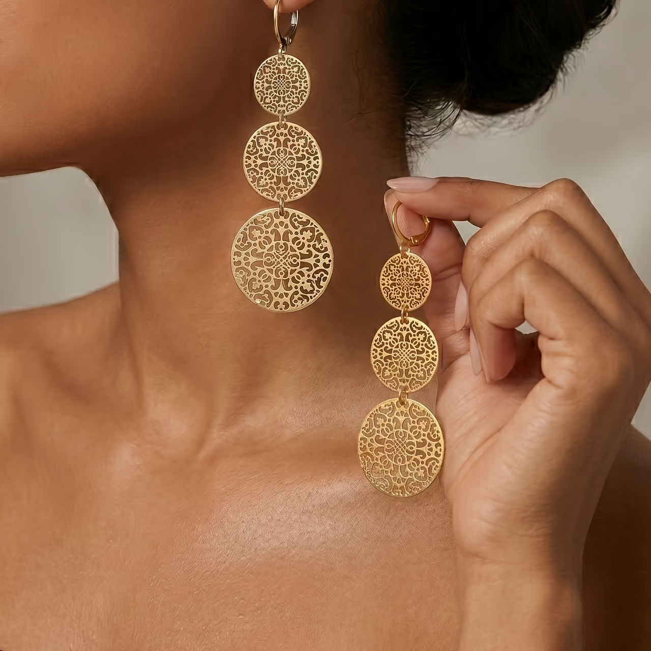 TEMU 1 Paire de Boucles d'Oreilles Drapées Tendance Femme, Printemps Été Rétro Élégant Style Bohème Creux Sculpté Plateau Rond Couches Drapées Bijoux
