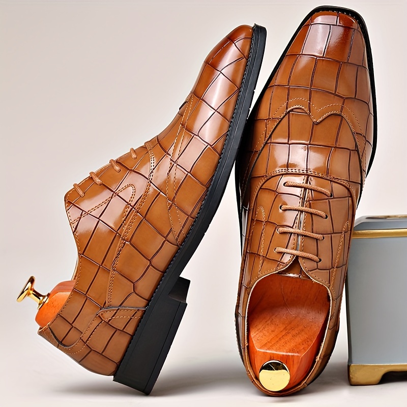 3332 Chaussures de ville formelles pour hommes, brillantes, chaussures de mariage tendance pour marié, chaussures de costume uniformes pour hommes, à la mode et tendance