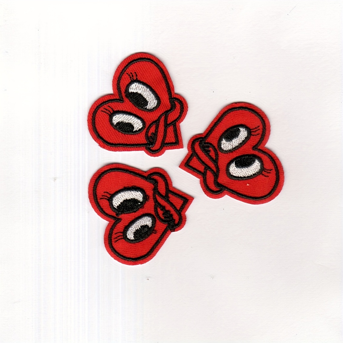 3pcs Heart Pattern Embroidered Applique Iron On Patches Clothes And Additions Repair Badges Suitable For Clothing, Bags, Shoes, Hats, Home Decoration Iron On