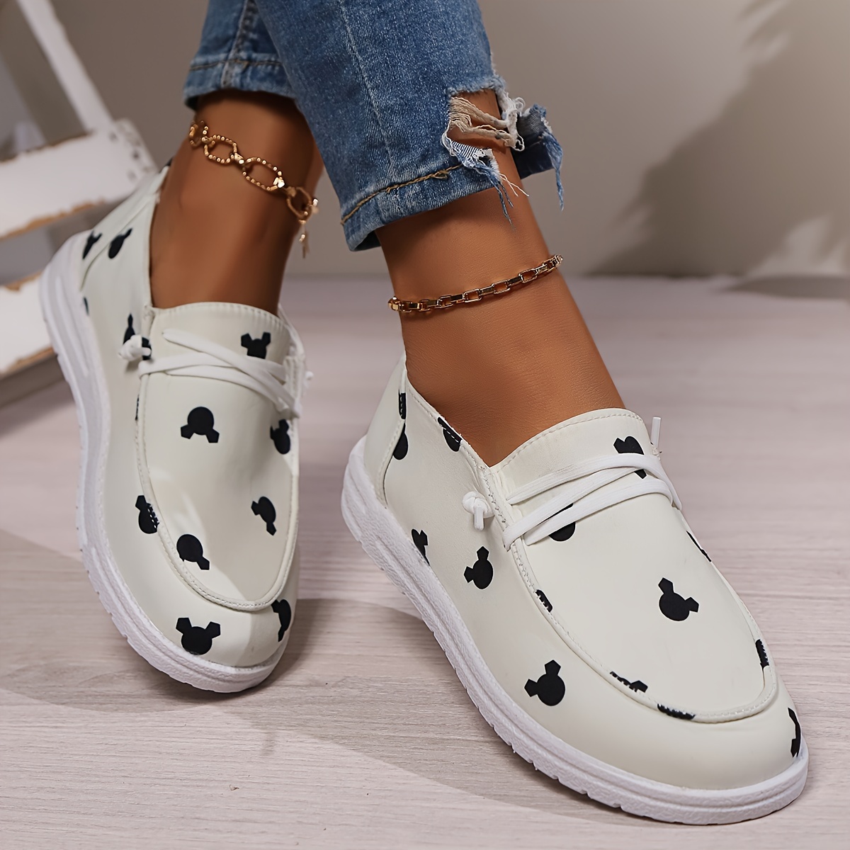 

Women's Cute Cartoon Pattern Sneakers, Casual Lace Up Outdoor Shoes, Lightweight Low Top Shoes