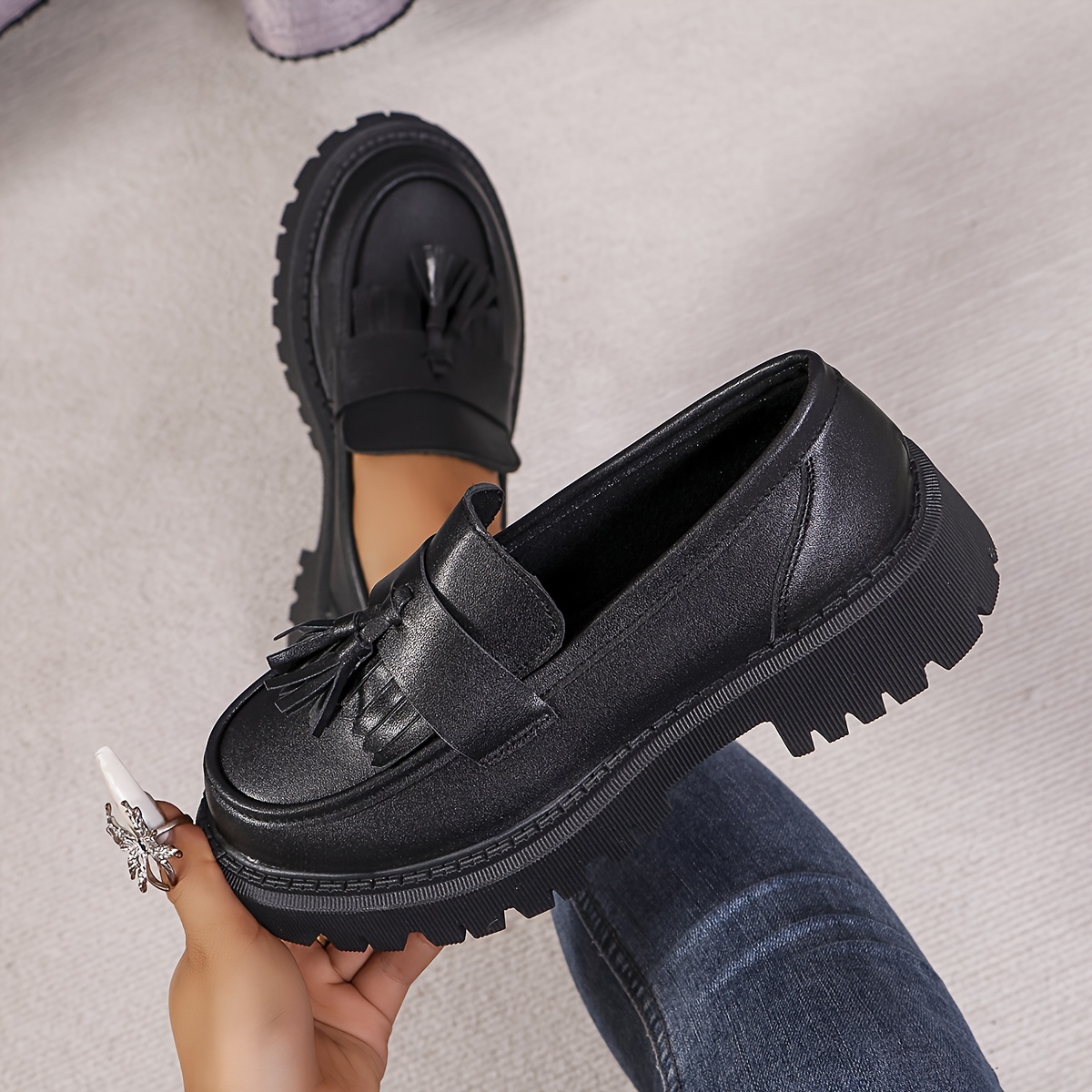 

Mocassins à pour femmes - Style uniforme rétro JK, semelle épaisse, noir uni, upper en synthétique lavable à , intérieur en tissu, semelle en caoutchouc, semelle intérieure confortable