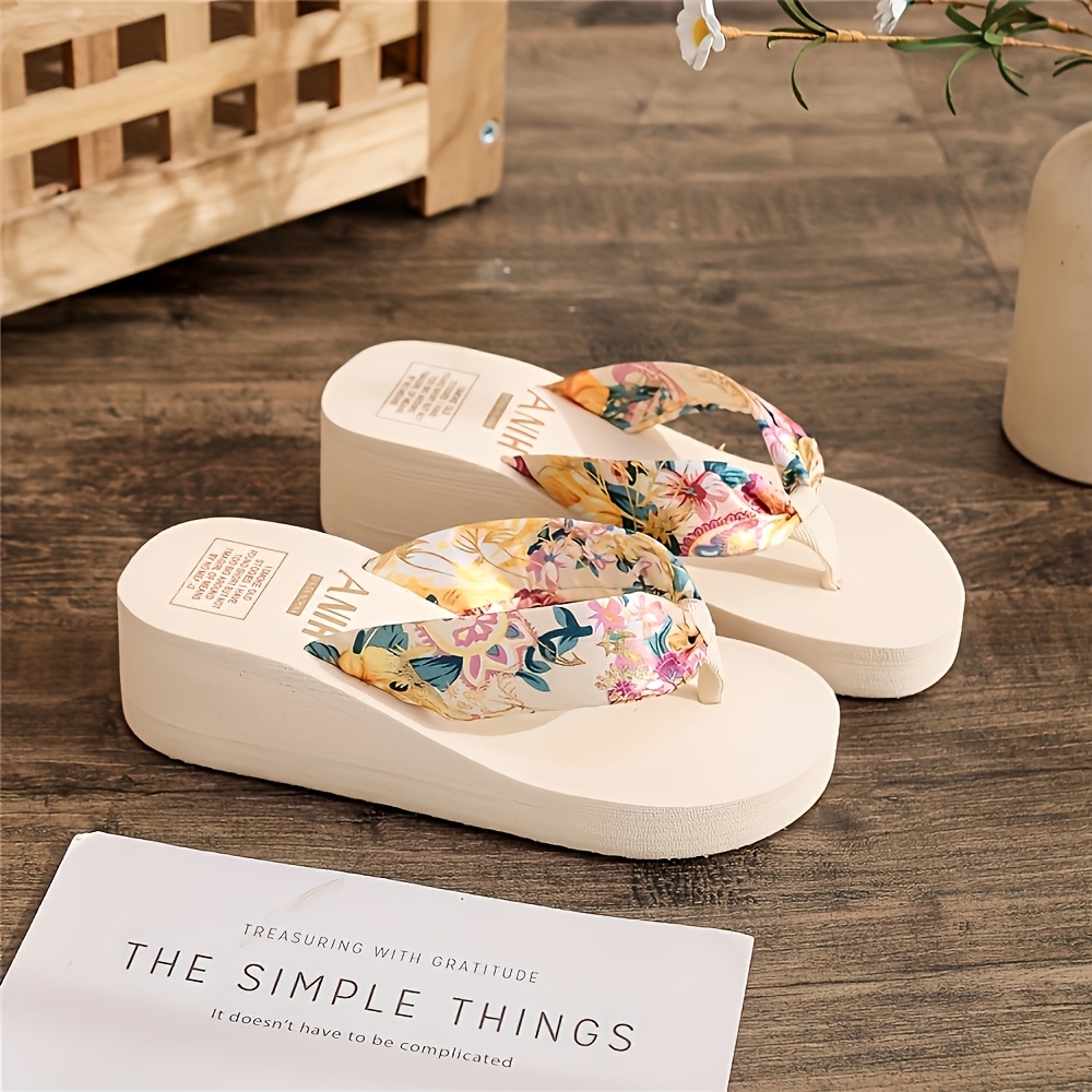 Elegant Bohemian Floral Women'S Flip Flops with Open Toe, Breathable Fabric Strap, Cushioned EVA Sole, Black and White Summer Beach Sandals for Vacation