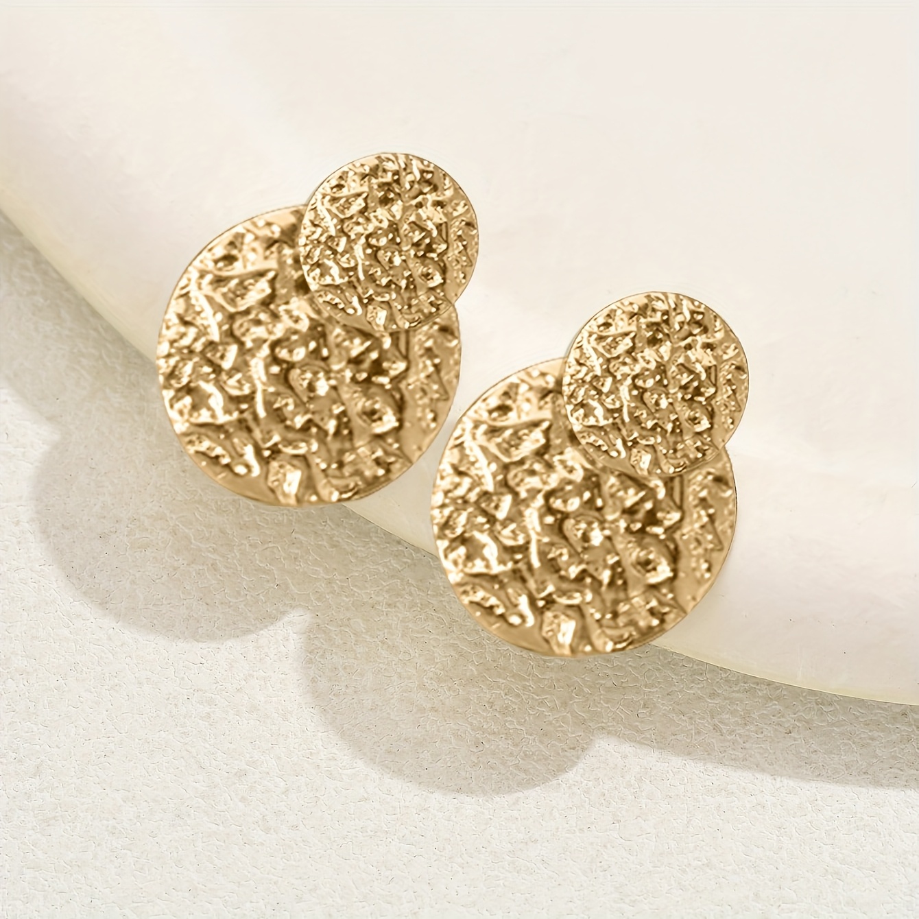 1 Pair Of Autumn-winter Minimalist Geometric Women's Stud Earrings, Fashionable Elegant Simple Round Design, Front And Back Style Small Stud Earrings, Versatile Daily Wear Ear Accessories