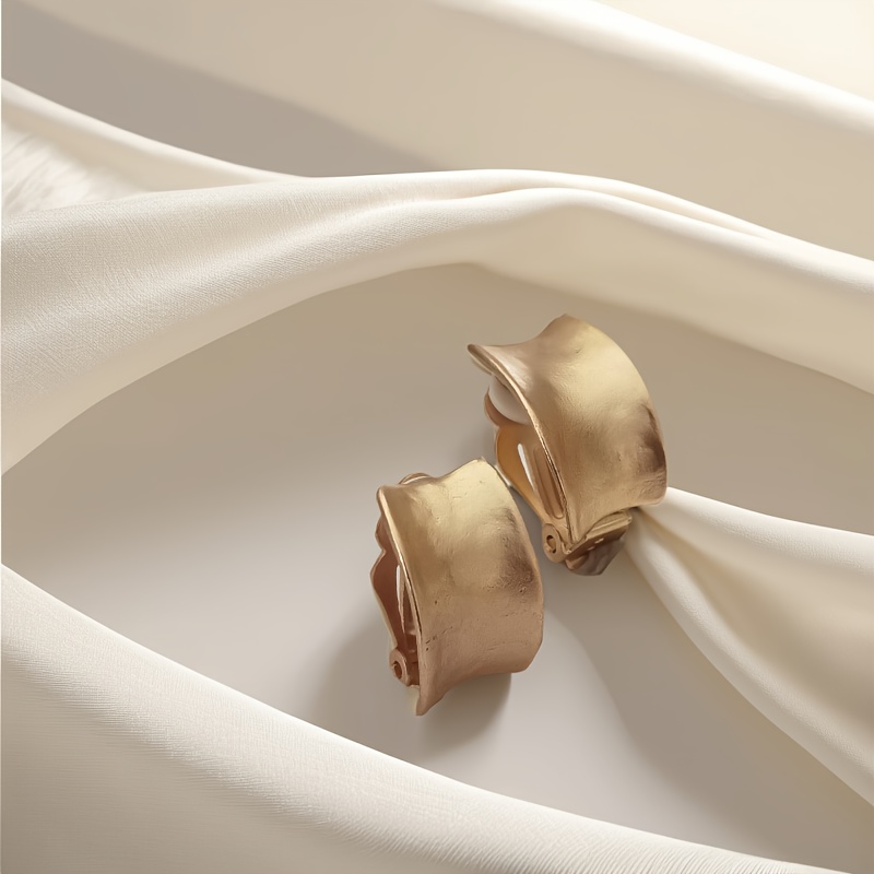 Women's French Minimalist Matte Frosted Semicircle Earrings