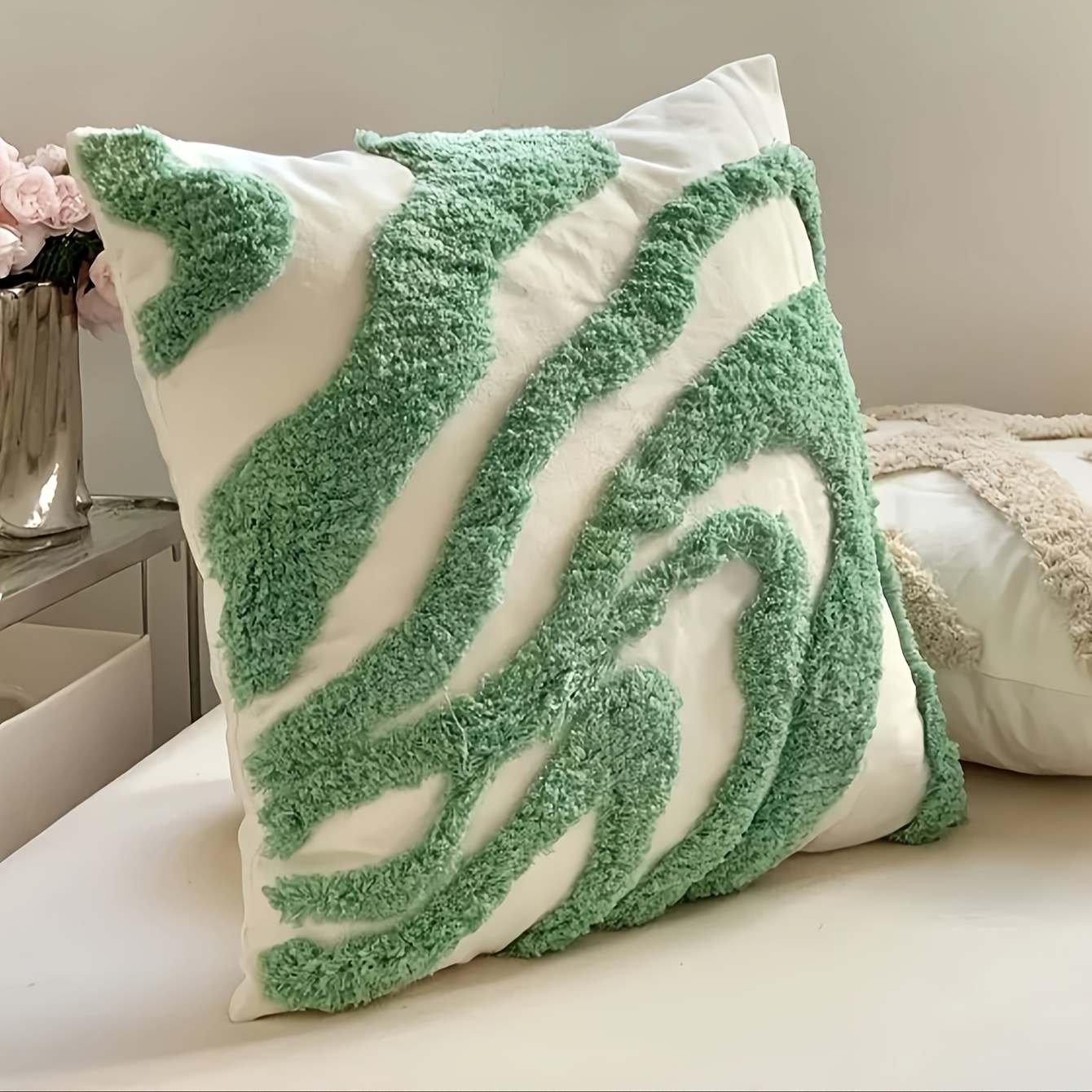 

Housse de Coussin Brodée Vert Boho-Chic avec Tufting 18x18 Pouces - Zippée, Lavable en Machine pour Décoration de Canapé & Chambre