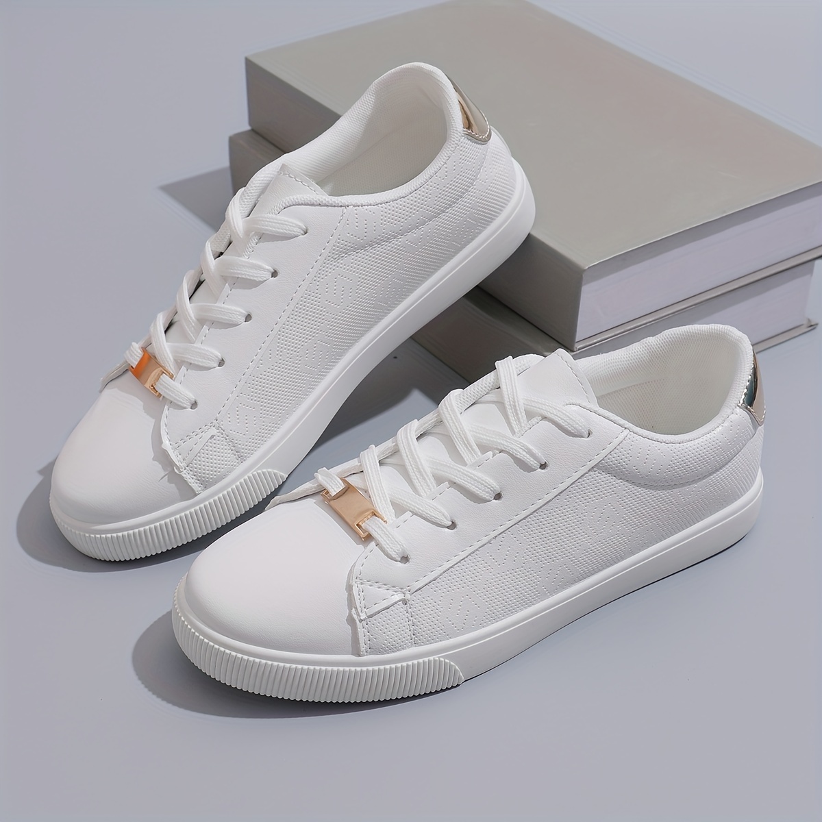 

Women's Solid Color Casual Sneakers, Lace Up Lightweight Flat Walking Skate Shoes, Low-top White Leisure Shoes Suitable For Autumn