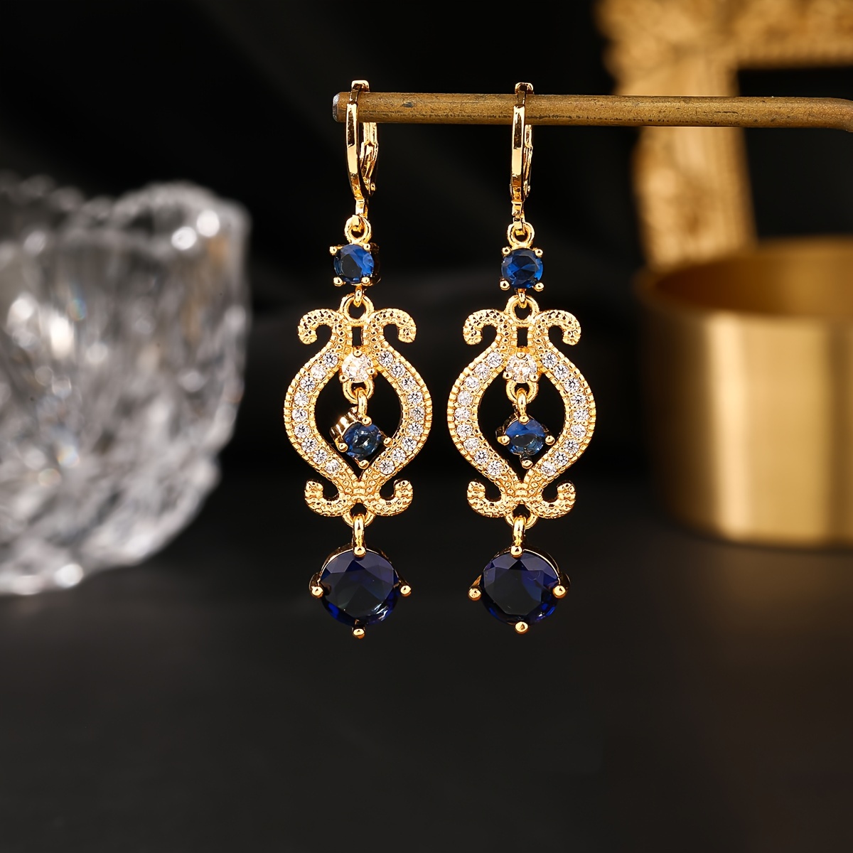 

Vintage Flower Design Blue & White Shiny Zirconia Inlaid Dangle Earrings Retro Elegant Style Delicate Female Gift