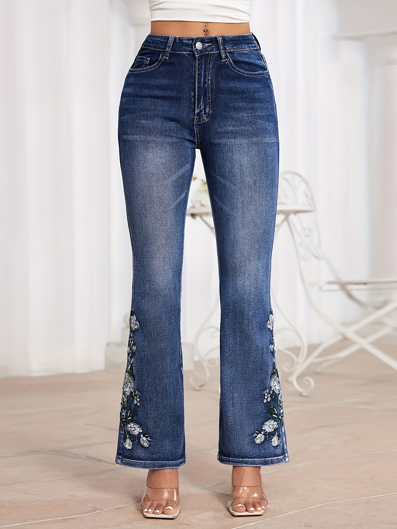  Jeans para mujer - Pantalones vaqueros ajustados capri con  bordado floral (color lavado ligero, talla 26) : Ropa, Zapatos y Joyería