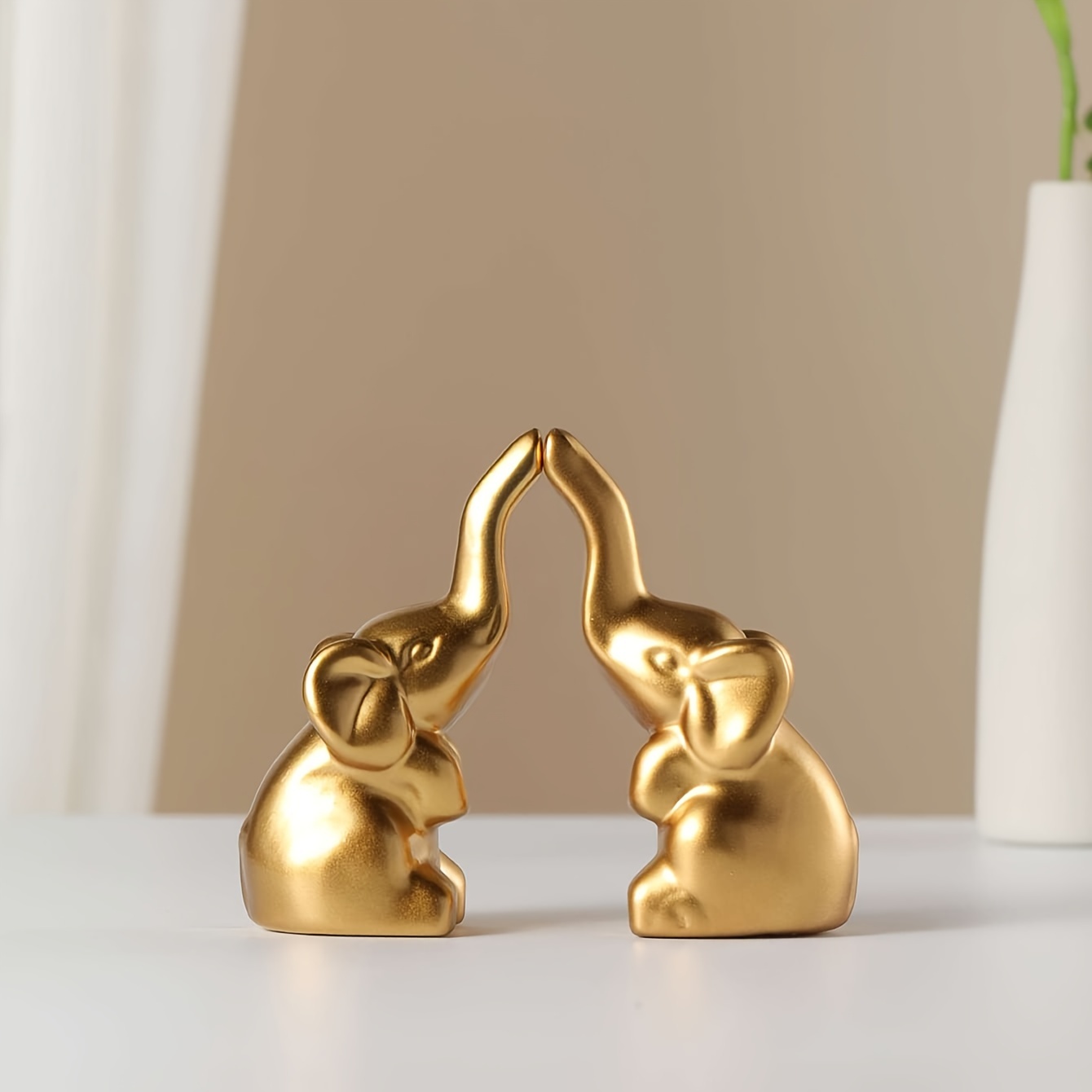 

Golden Elephant Couple Figurines - Resin Decorative Sculptures For Home Decor - Love-themed Tabletop Ornament Set