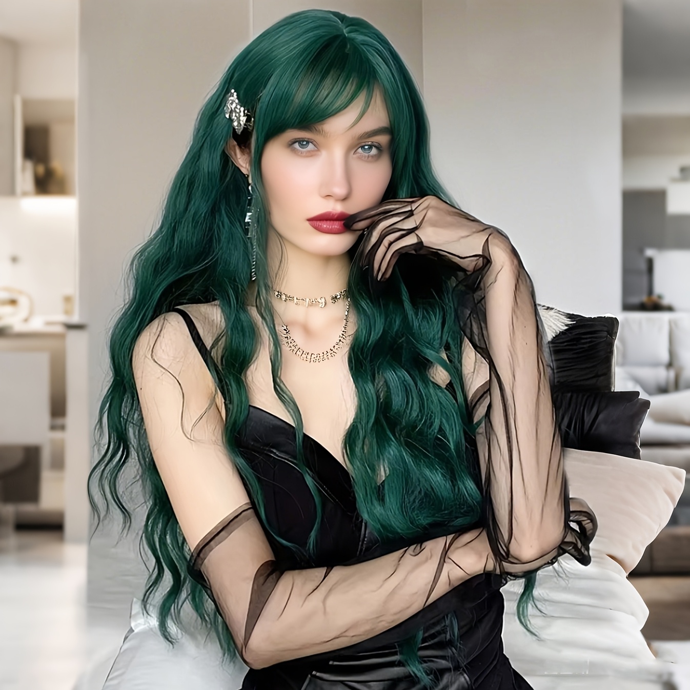 Image of Women's Dark Green Long Wavy Synthetic Wig With Bangs, Suitable For Daily Wear And Parties