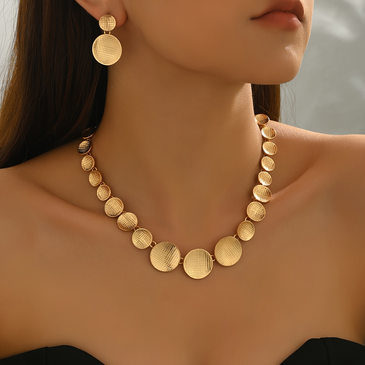 E-shop Ein Set modischer geometrischer Scheiben-Halskette Ohrringe, elegante Damenaccessoires, einfacher, eleganter vielseitiger Stil