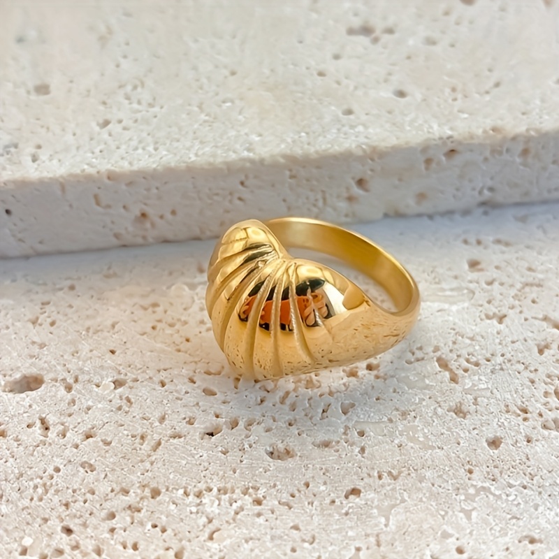 18K Gold Plated Heart Ring with Leaf Design - Stainless Steel Accessory