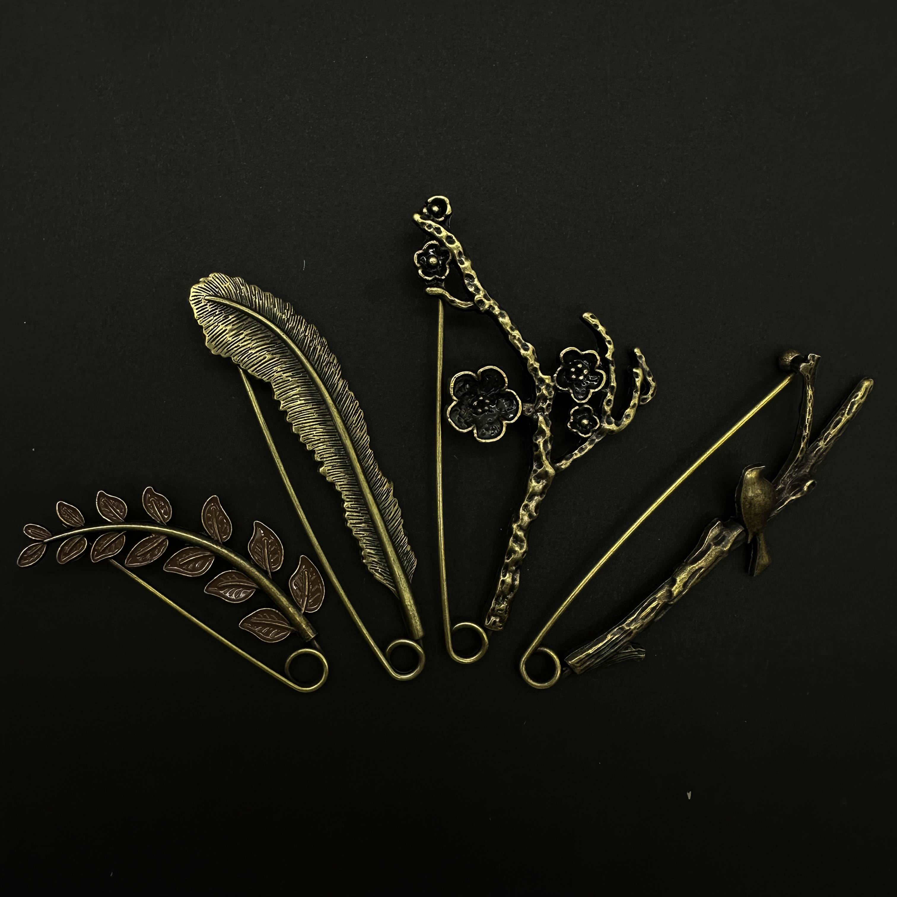 4pcs Vintage Style Alphabet Pins, Safety Pins, Garment Decorations, Shawl Pins, Arts, Crafts And Sewing Supplies, Ideal Additions For Clothing And Shoes