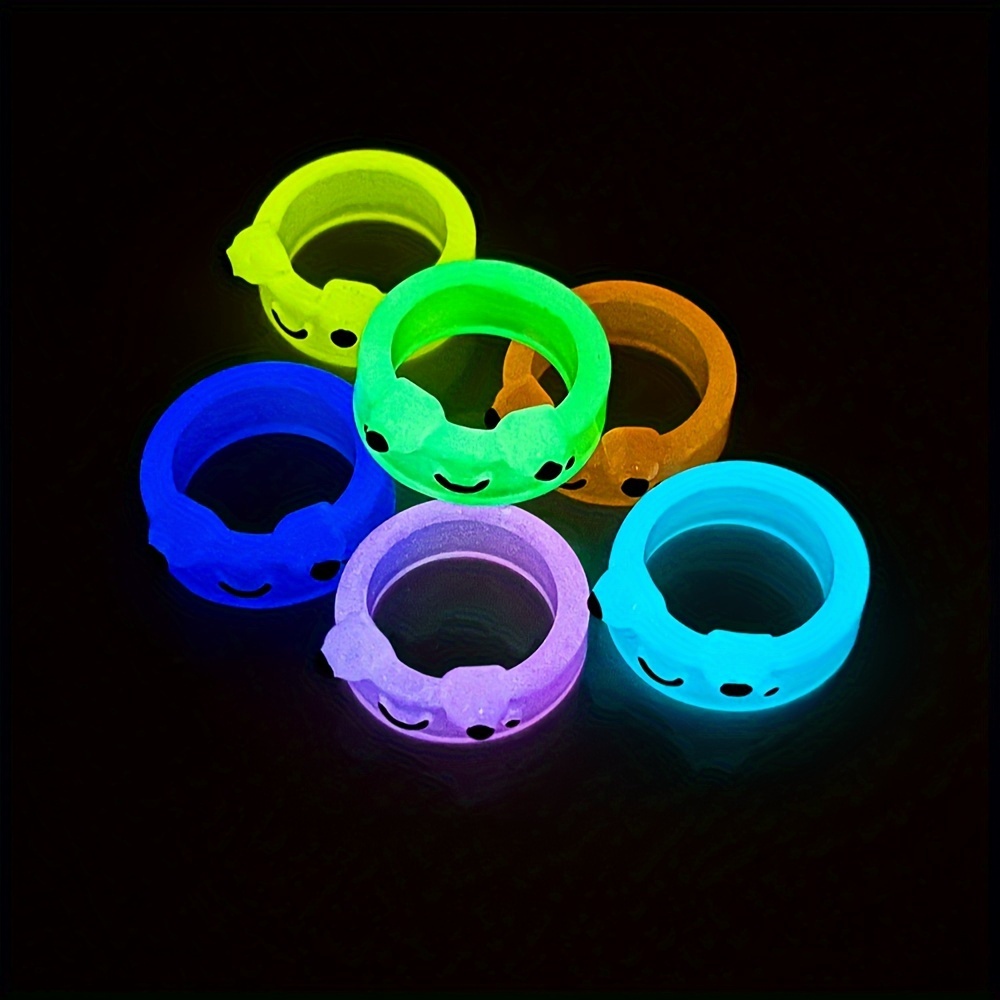 

6-pack Cute Frog Pattern Synthetic Resin Rings, Colorful Glow In The Dark Luminous Ring Bands For Laides, Casual Daily Fashion Party Accessories For Music Festival