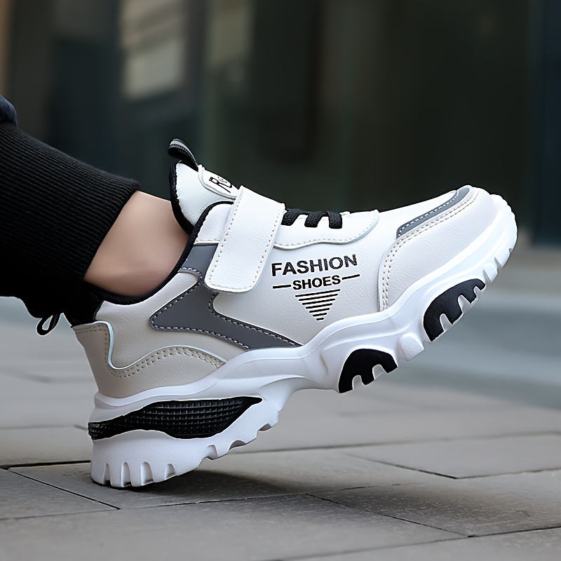 In 2026, a Stylish And Classic Pair of Soft, Lightweight, Shock-Absorbing, Breathable, And Moisture-Wicking Running Shoes Will Feel Like a Hug, Perfect for Casual Outdoor Sports. These Shoes Are Also Ideal for Cool Performances During Campus Enterta