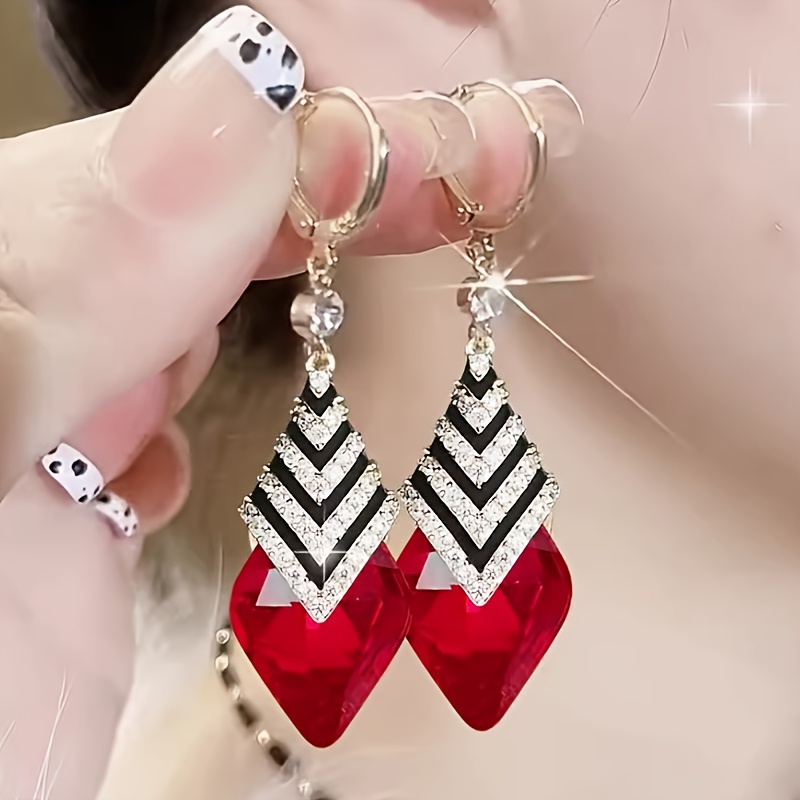 Luxurious Geometric Stripe Design Earrings