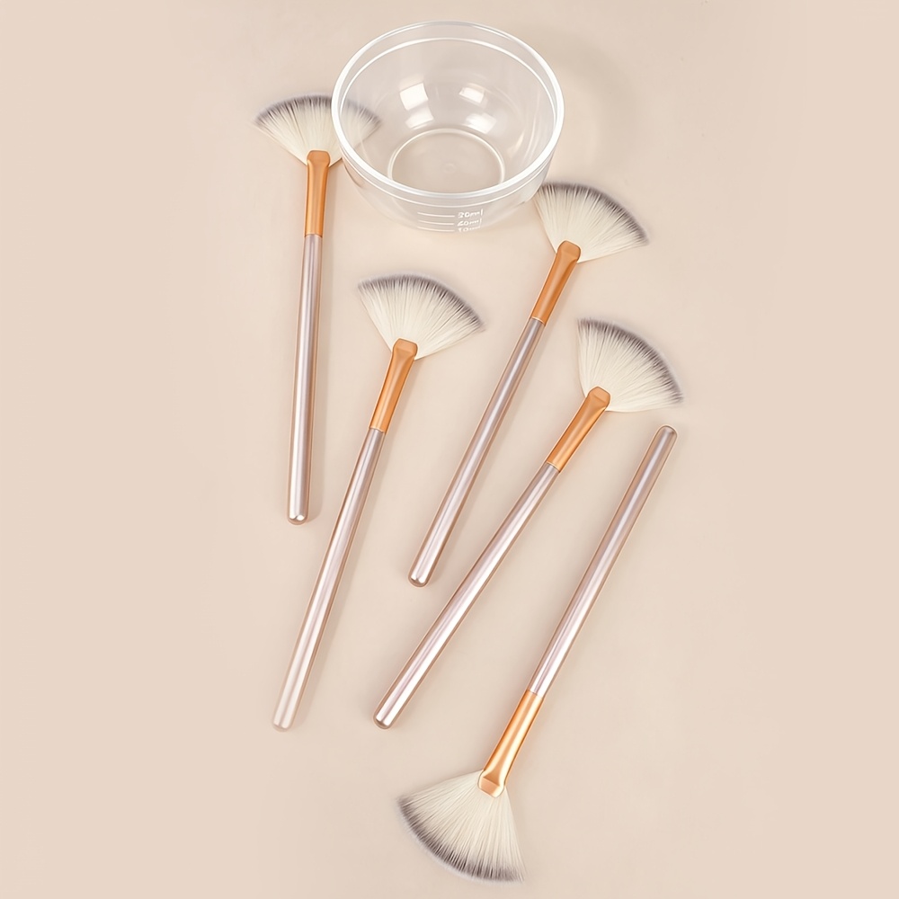 Image of 5pcs Fan-shaped Mask Brush And Mask Bowl Set, Mask Application Tool With Mixing Bowl, Fan-shaped Makeup Brush For Blush And Contouring, 1 Translucent Bowl, Suitable For And Spa Use