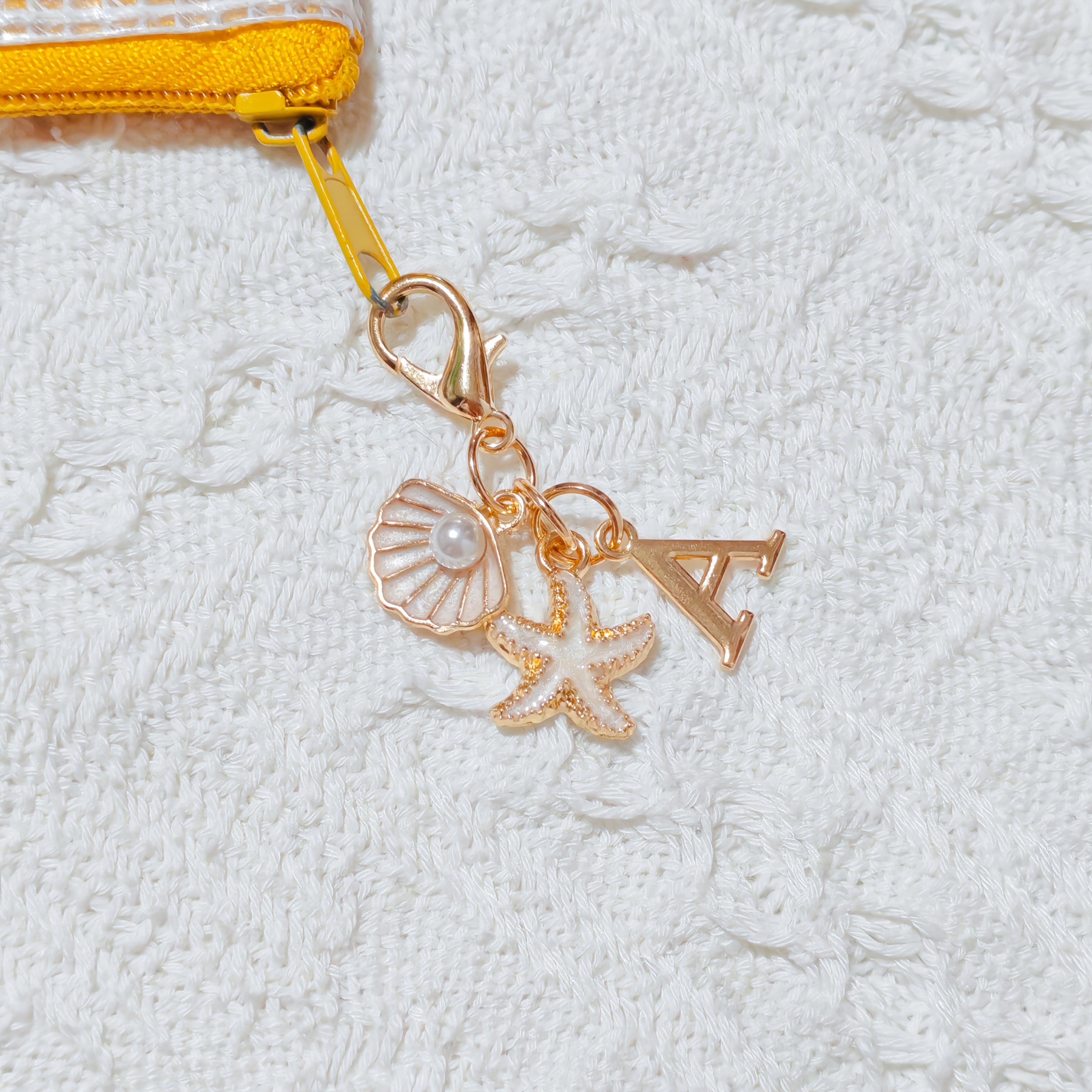 TEMU 1 Porte-clés style bohème avec lettre dorée, décorations de et d' de mer, disponible en lettres A-Z — parfait pour les thèmes et de plage. Un