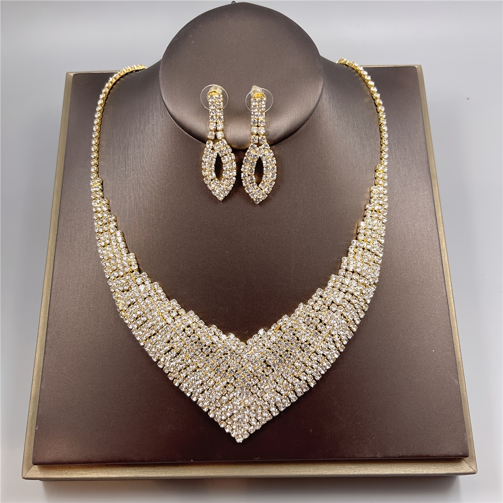 

Stylish And Exquisite Necklace And Earring Jewelry Set For Brides, Wedding Parties, And Elegant Women's Accessories.