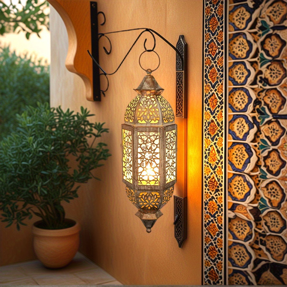 1pc/2pcs Iron Hanging Lantern Candle Holder, Moroccan Decorative Hanging Lantern, Festive Candle Holder, Ramadan Atmosphere Lighting, Perfect Gift for Celebrations, Comes with Chain But Without Candles