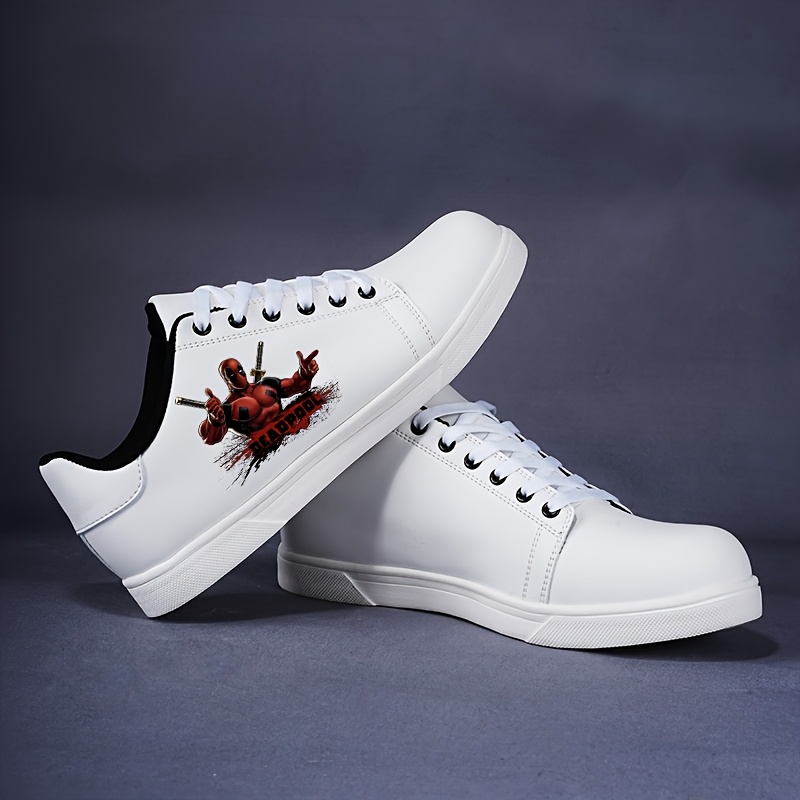 Stijlvolle, klassieke Marvel sportschoenen met patroon