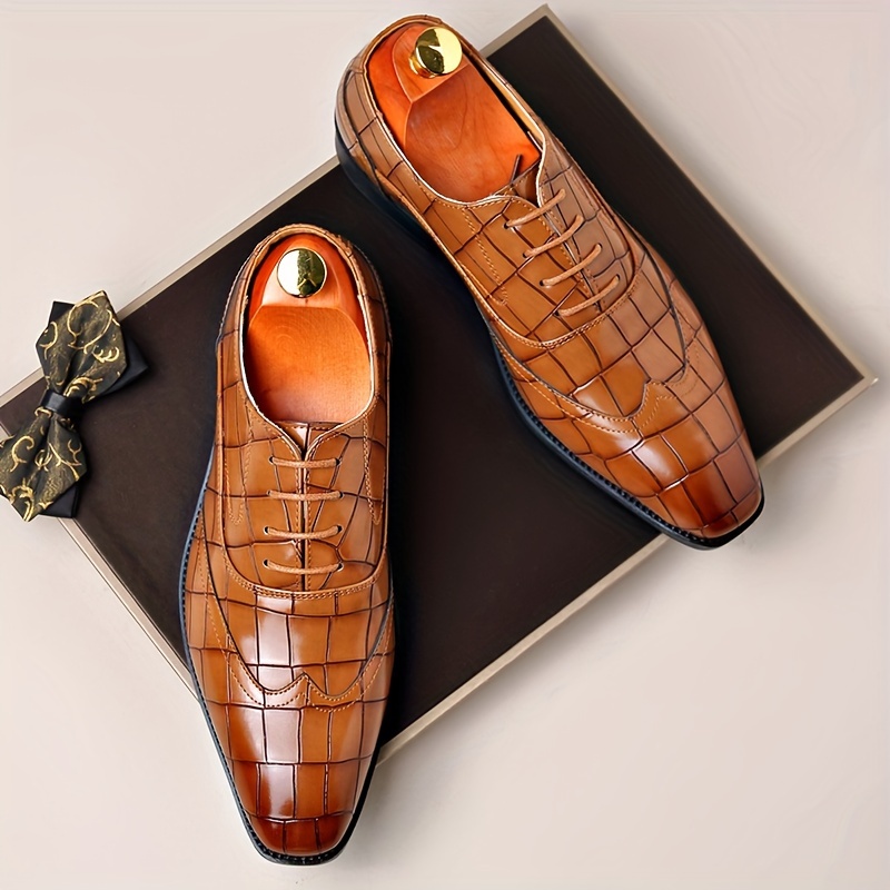 3332 Chaussures de ville formelles pour hommes, brillantes, chaussures de mariage tendance pour marié, chaussures de costume uniformes pour hommes, à la mode et tendance