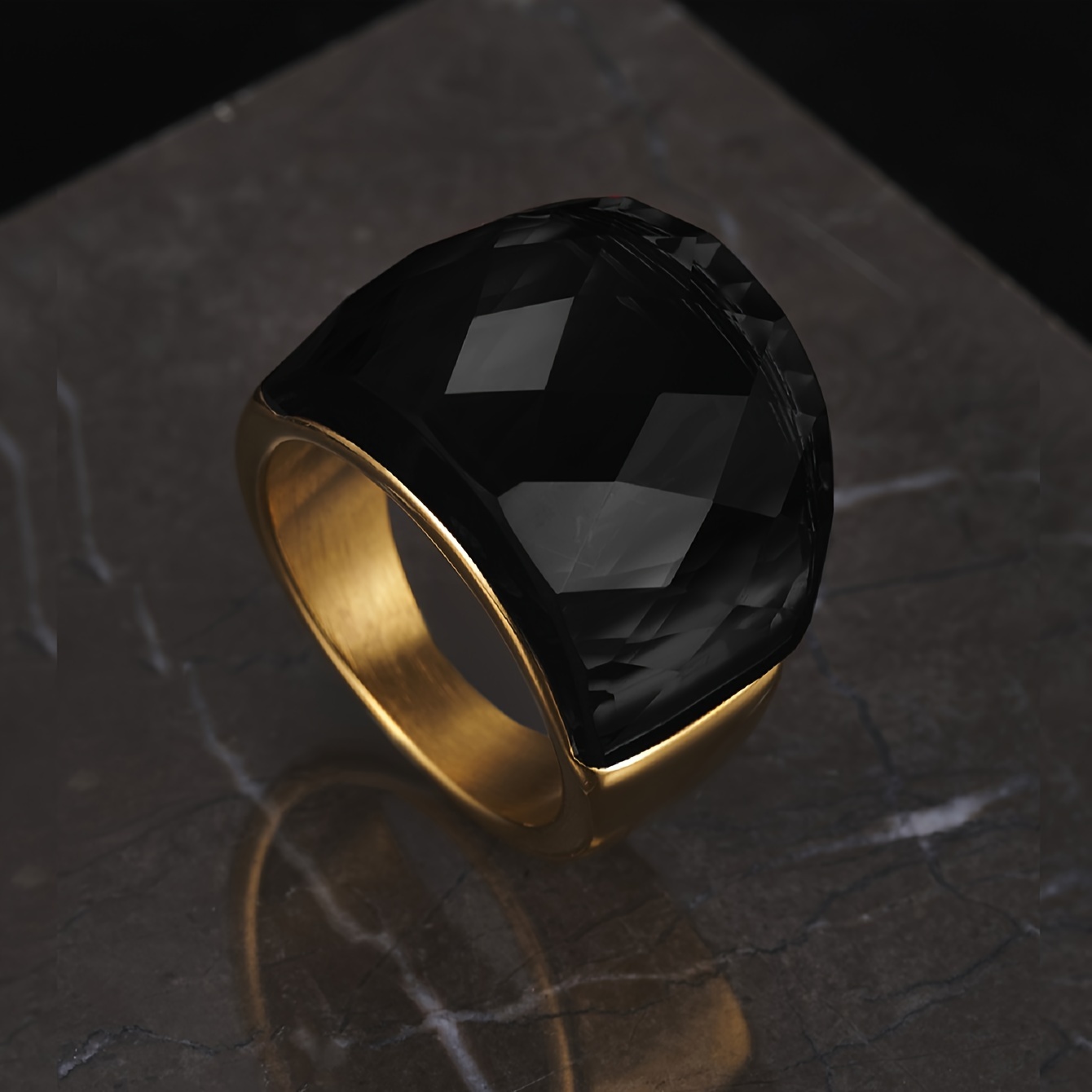 

Bague en acier inoxydable plaqué or 18K avec noir en verre - Style , parfaite pour un port et des cadeaux, acier , compatible avec toutes les