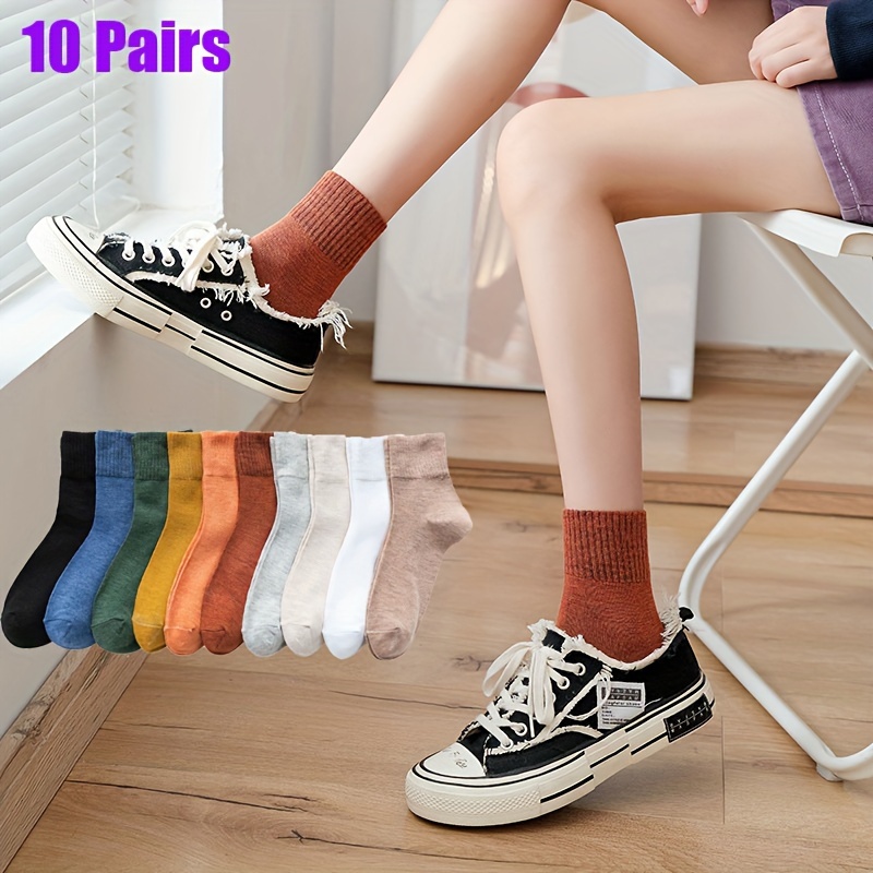 

10 Colors And 10 Pairs Mixed Autumn And Winter Socks Japanese Solid Color Women's Medium Tube Socks Women's Winter Women's Socks European And American Piled Women's Cotton Socks Stockings