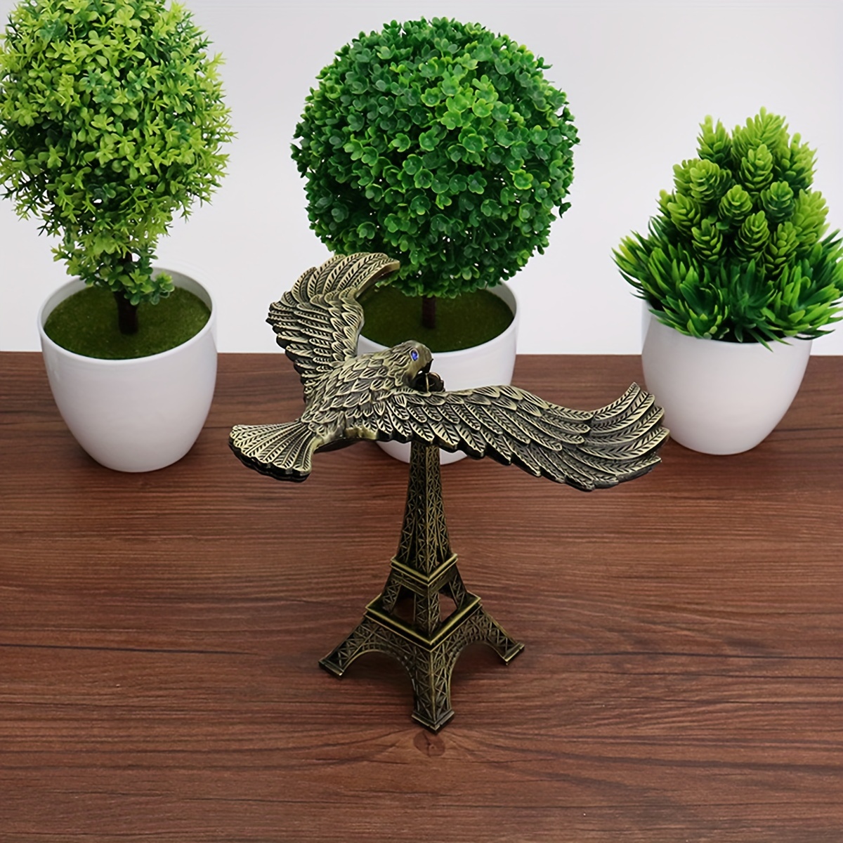 

Metal Balance Eagle Gravity Defying Physics Perpetual Motion Desk Ornament For Living Room Decoration - 1pc