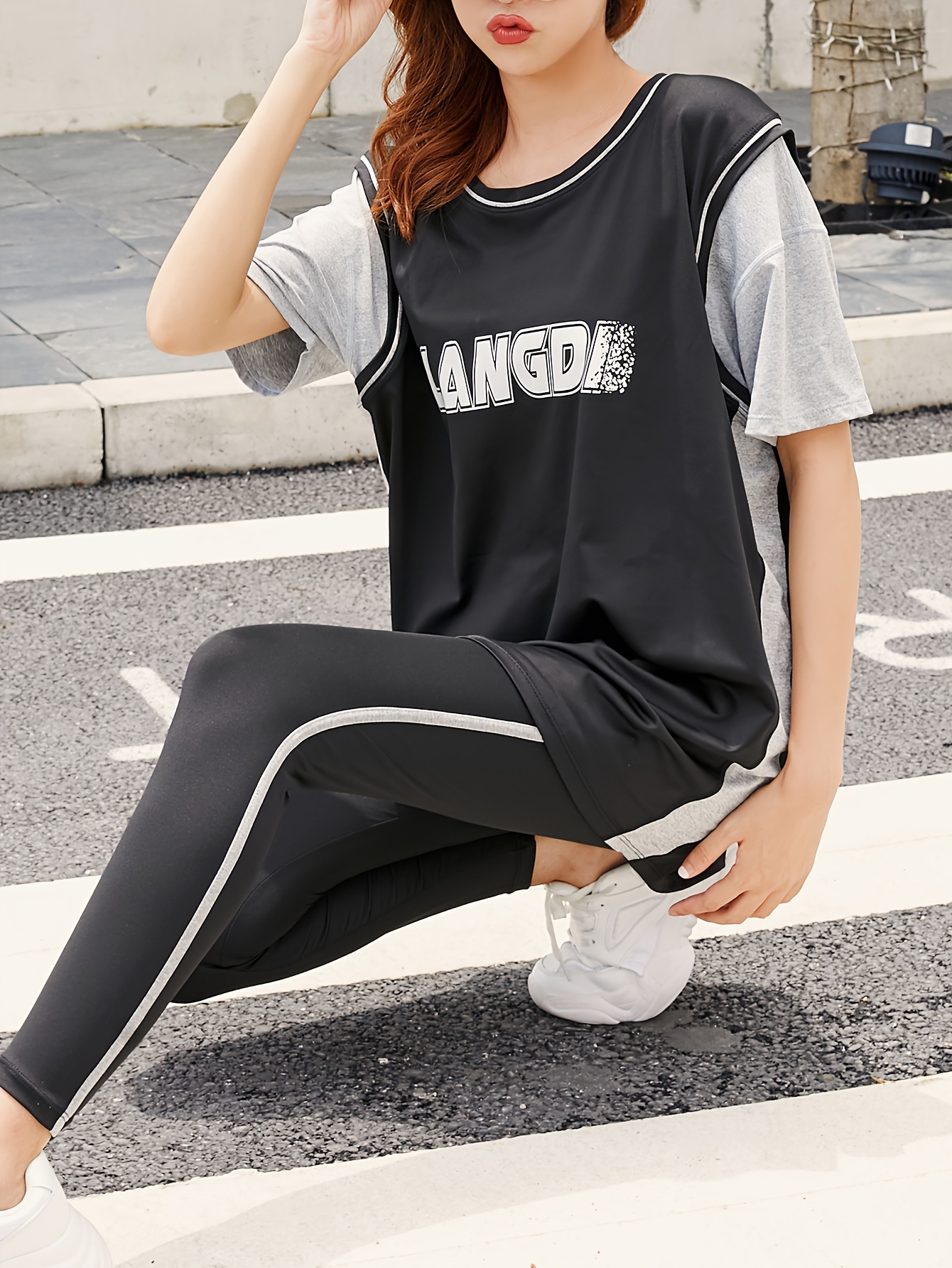 Quick Drying Contrast Sports T-shirt Round Neck Short Sleeves