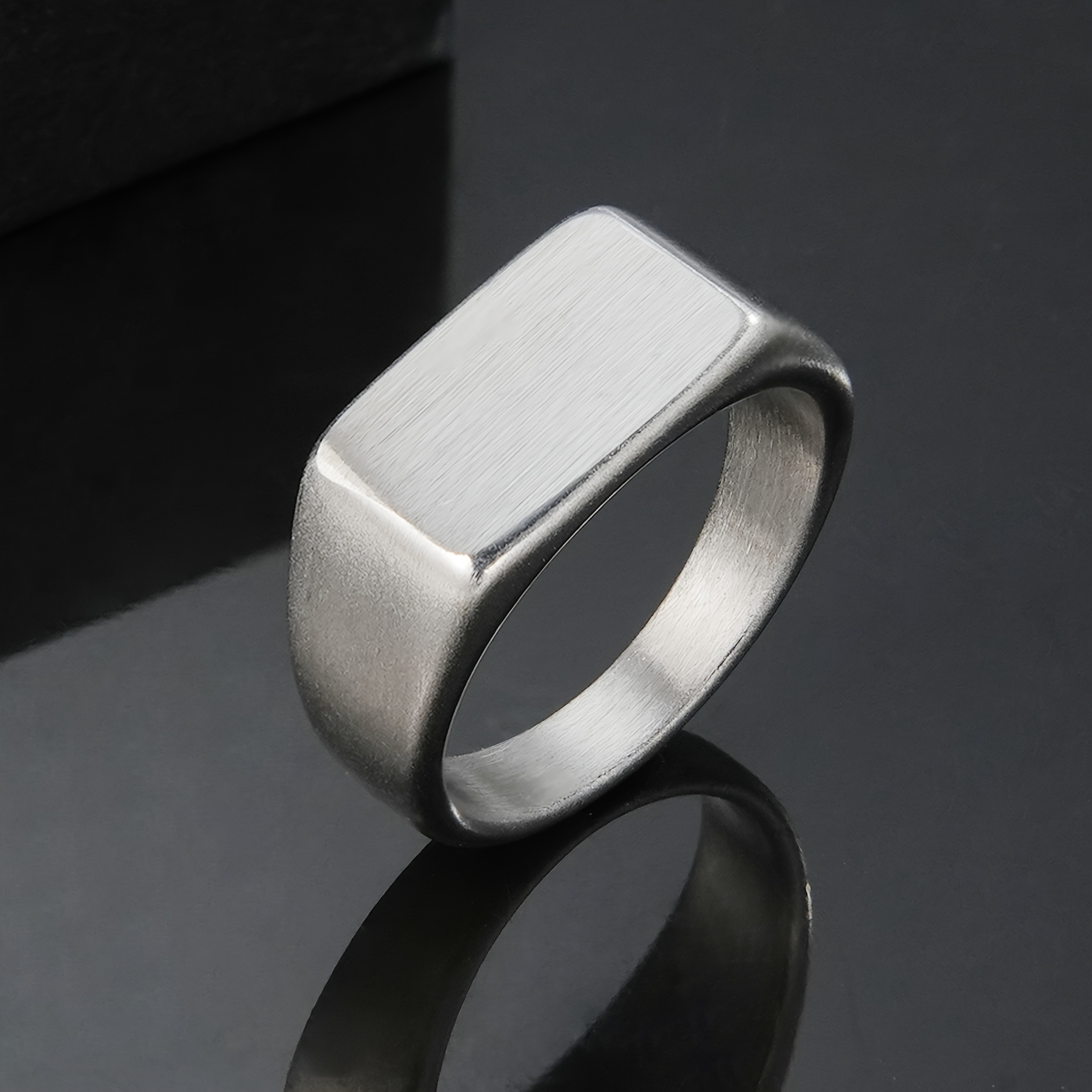 Image of 1pc Stainless Ring - Modern Minimalist Jewelry, Polished Finish Unisex Band For , Everyday & Formal Events - Durable Everyday & Special Occasion Ring