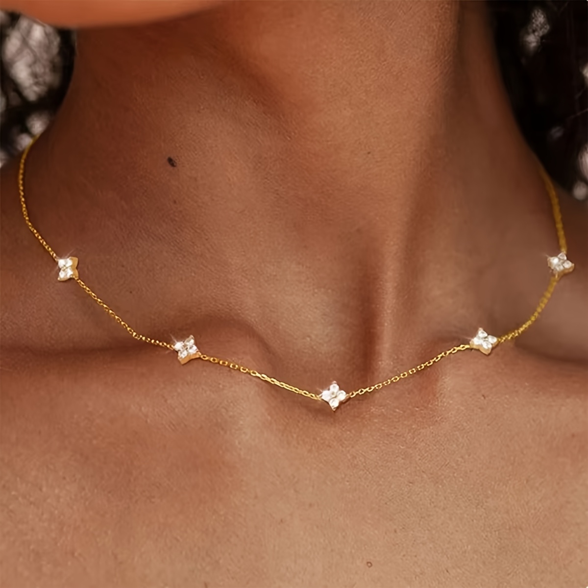 TEMU 1 collar fino de zirconias cúbicas con incrustaciones de flores pequeñas de lujo, cadena de clavícula dorada con estrellas para mujer, fácil de