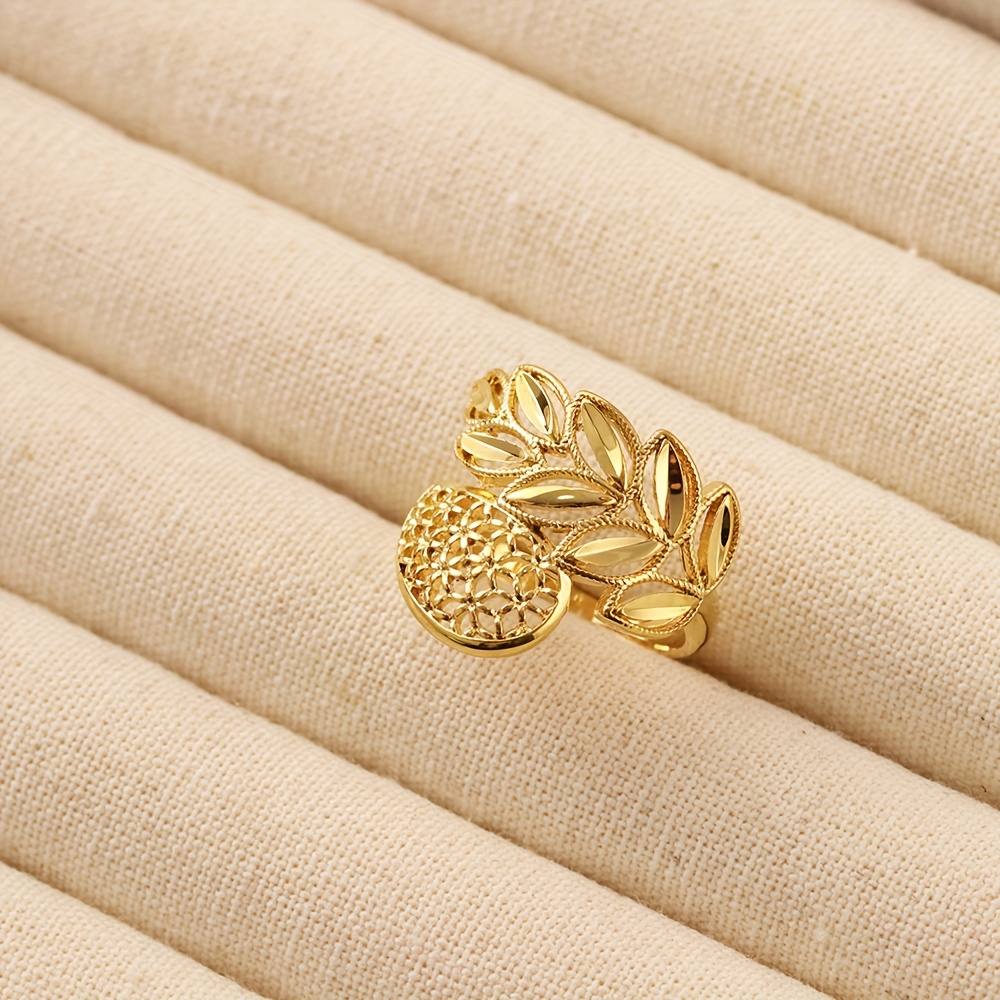 Women's Hollow-Carved Leaf Ring, Intricately Detailed Design