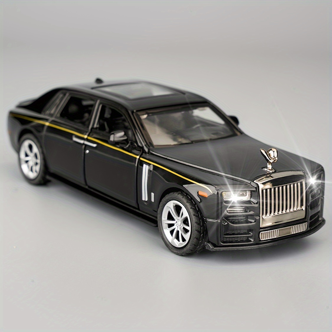 

Zinc Alloy Collectible Phantom Model Toy Car, 1/36 Scale Diecast Car Model Pull Back Vehicles Phantom Toy With Sound & Light Christmas Gift