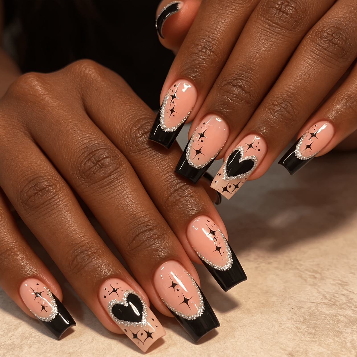 TEMU Upgrade Deinen Stil 24 Stück Nail Art Tragbare Nägel Lange Ballettform Herz Muster Pailletten Schwarze Kante Exquisit All-Match Elegant