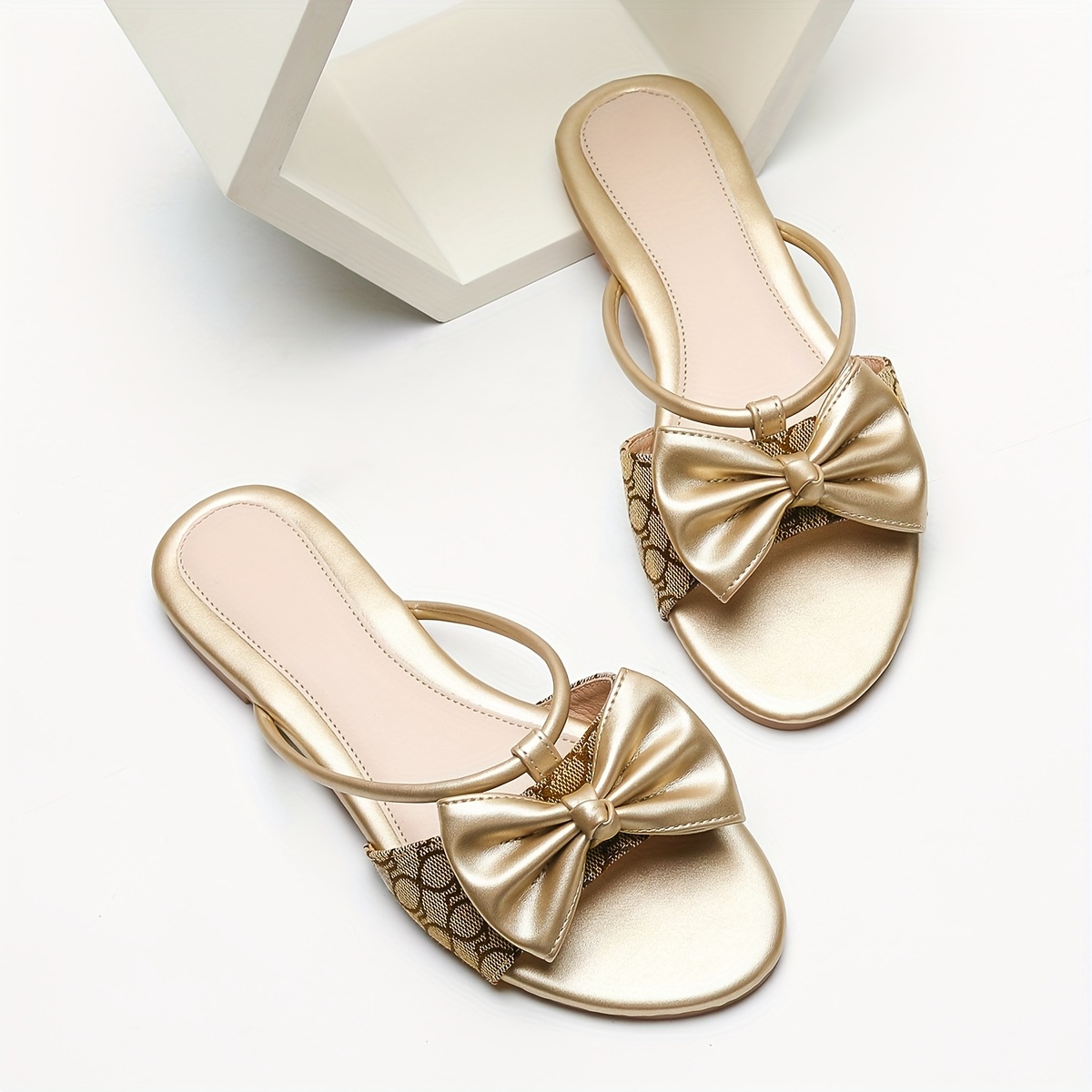 New Stylish And Versatile Flat Sandals with a Gentle Fairy Bow, Perfect for Beach Outings, Travel, And Everyday Commuting., Women Shoes