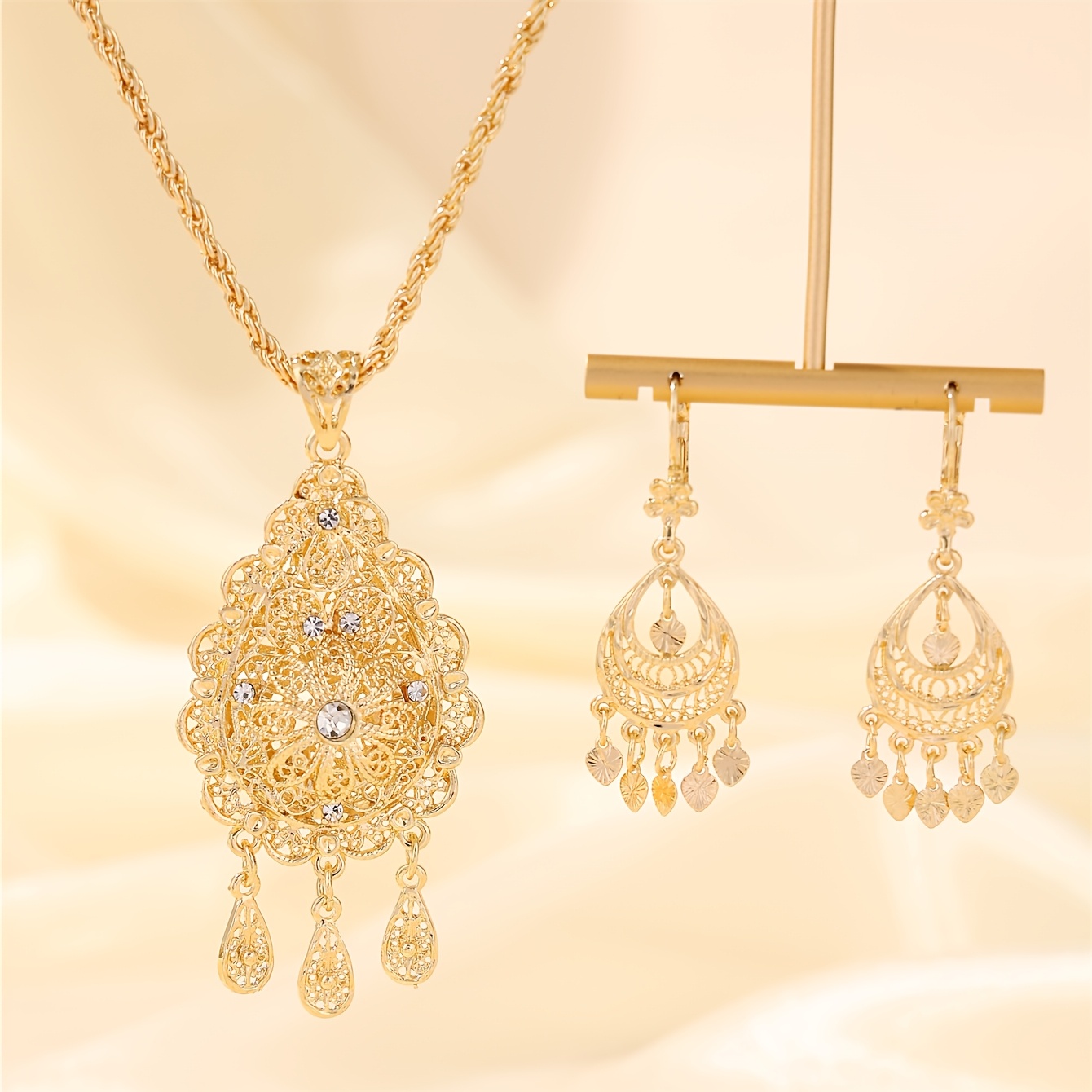 Image of 3pcs Vintage Arabic Style Alloy Hollow-out Carved Women's Necklace And Earrings Set, Suitable For Festivals, Weddings, And Banquets