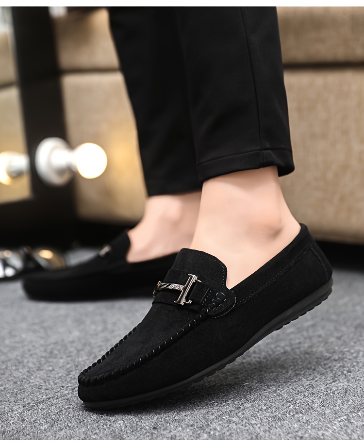 A Stylish And Upscale Pair of Men'S Casual Footwear, Designed with a Flat Round Toe And Perfect for Different Events, Offered in Several Color Options