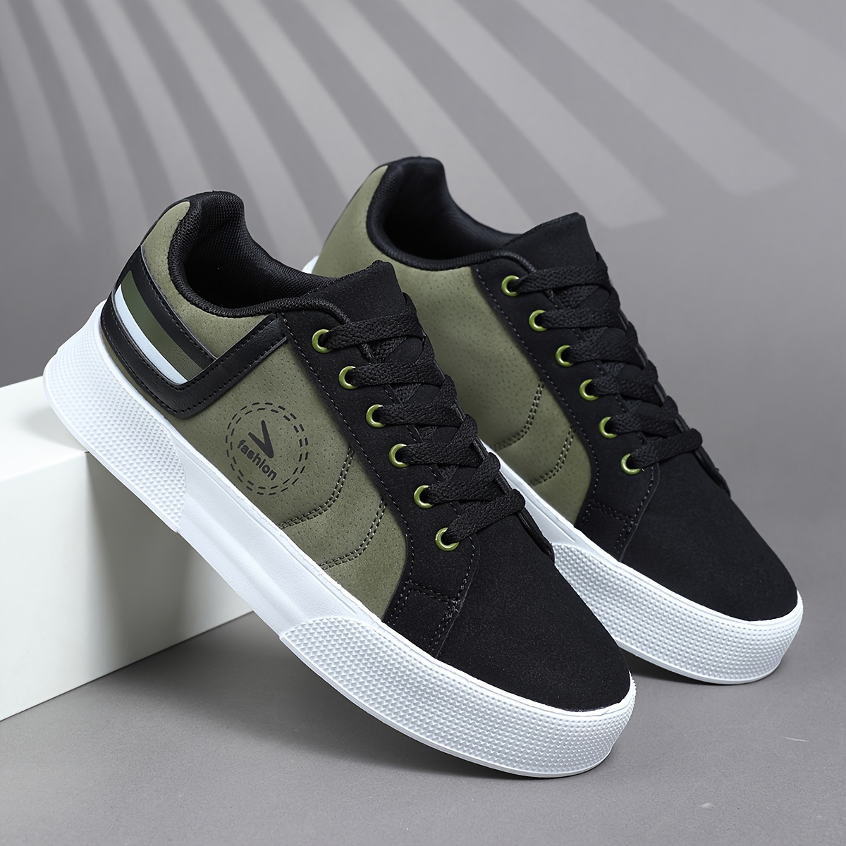Baskets Homme Kaki Confort Chaussures de sport décontractées pour hommes, baskets basses à lacets, chaussures confortables avec un patchwork multicolore pour un style urbain