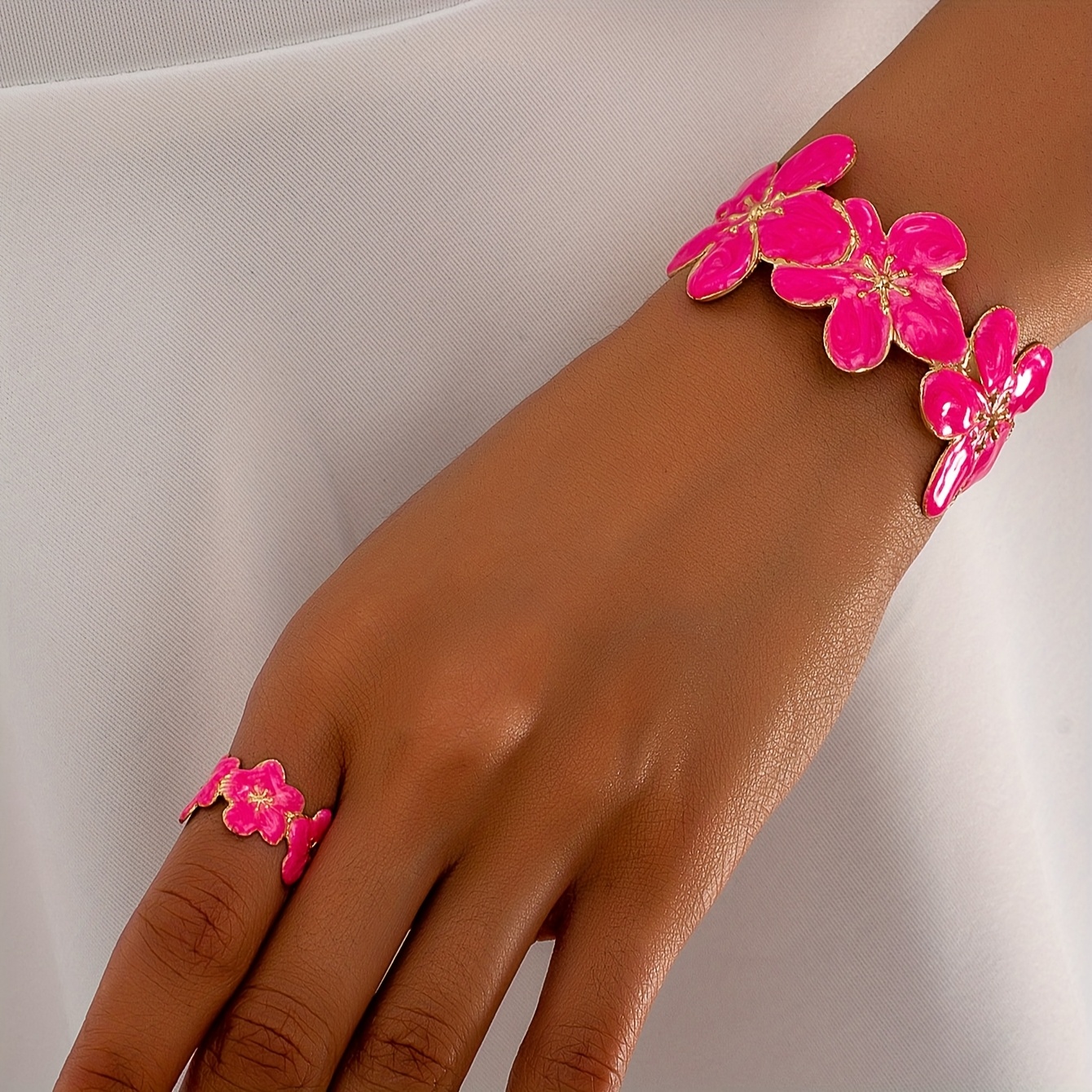 TEMU 2-teiliges Set: Exquisites schlichtes, mit Blumen verziertes Set aus dickem Emaille-Ring in Weiß//Lila goldener Armreif, geeignet für Damen zum