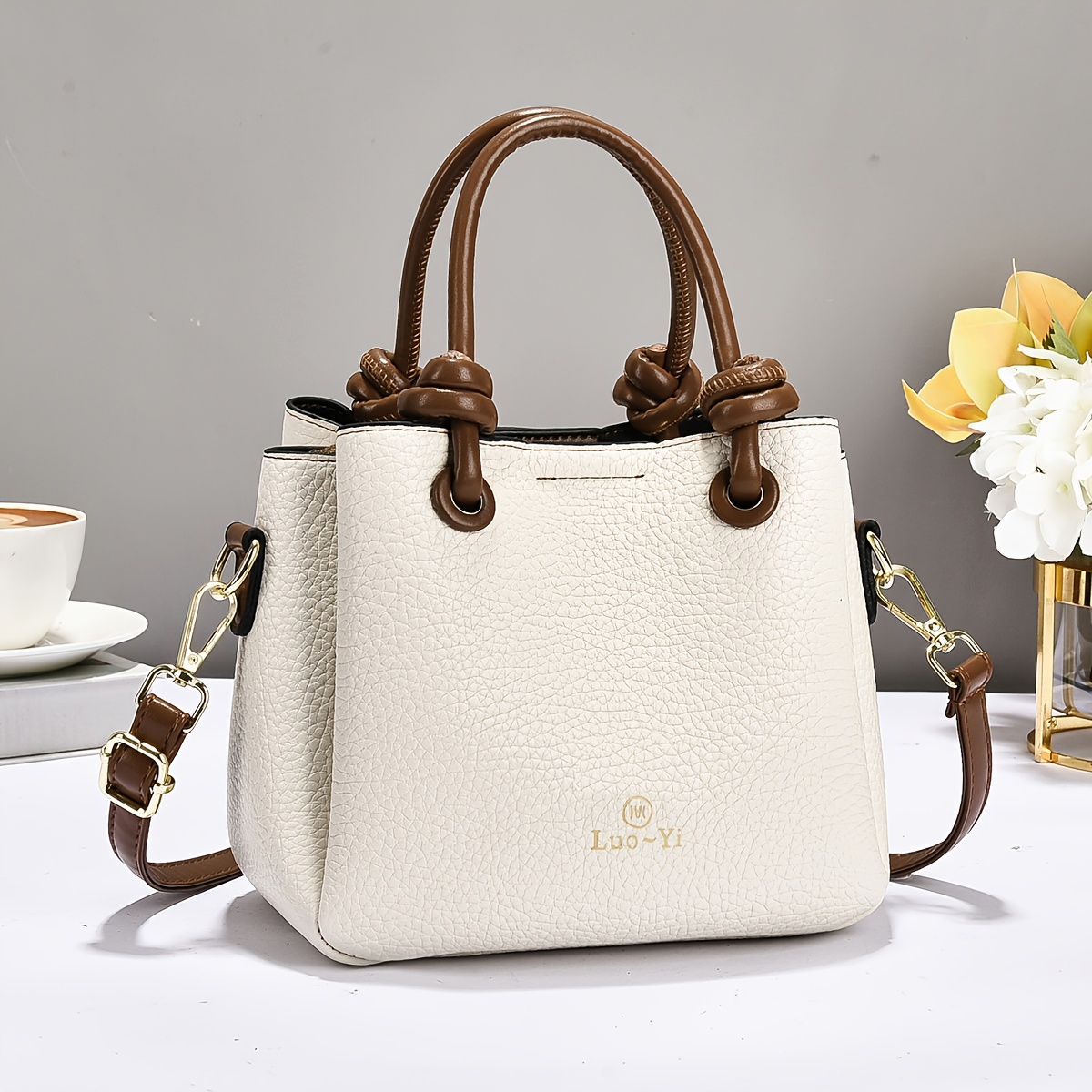 High-End Fashion Bucket Bag 2025 New Trendy Casual Vintage Elegant Single Shoulder Body Bag Versatile Classic High-End Elegant Body Bag Lightweight Large Capacity Practical Multi-Layer Handbag Essential for Travel And Shopping Small Bag
