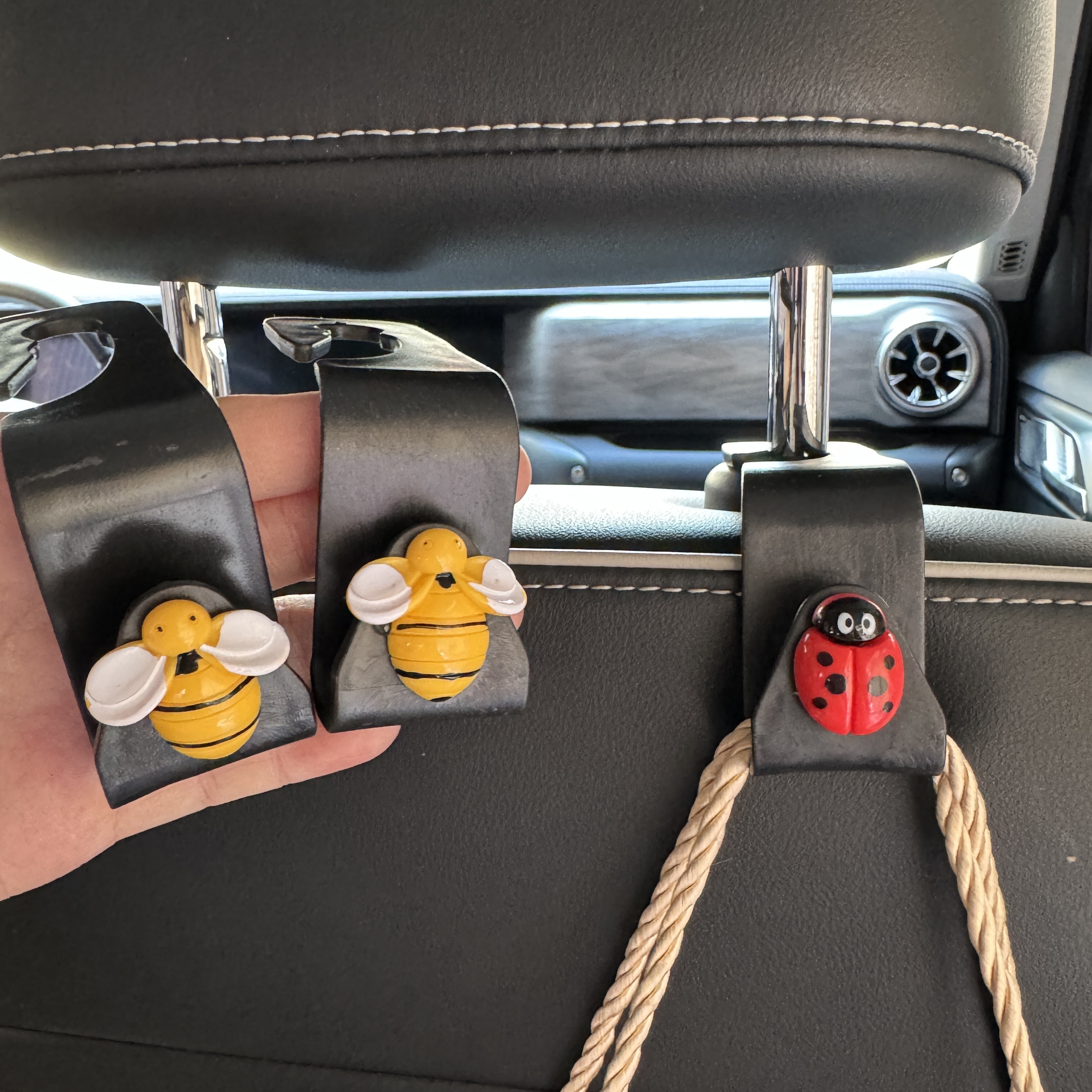 

2pcs Bee & - , Storage Accessories For Vehicles