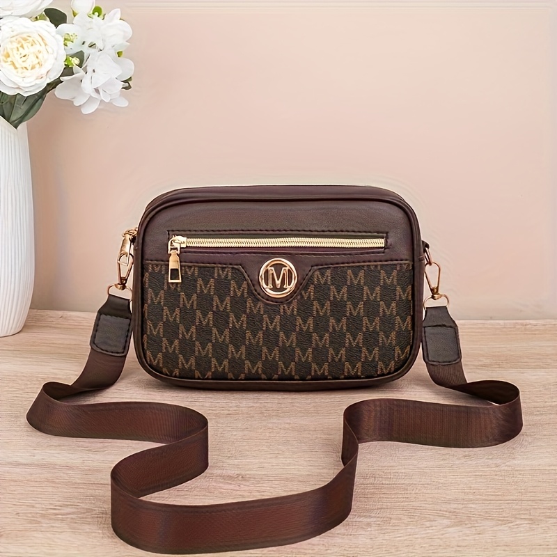 Image of 2025 Guangzhou Elegant Stylish M-shaped Exquisite Small Square Bag