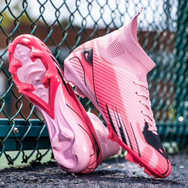 Zapatillas de fútbol de alta calidad para adultos y adolescentes - Ligero, antideslizante, listo para entrenamiento y partidos, diseño rosa y negro, zapatos de fútbol con cordones, suela de TPU duradera, plantilla de tela y zapatillas de entrenamiento para un mejor agarre.