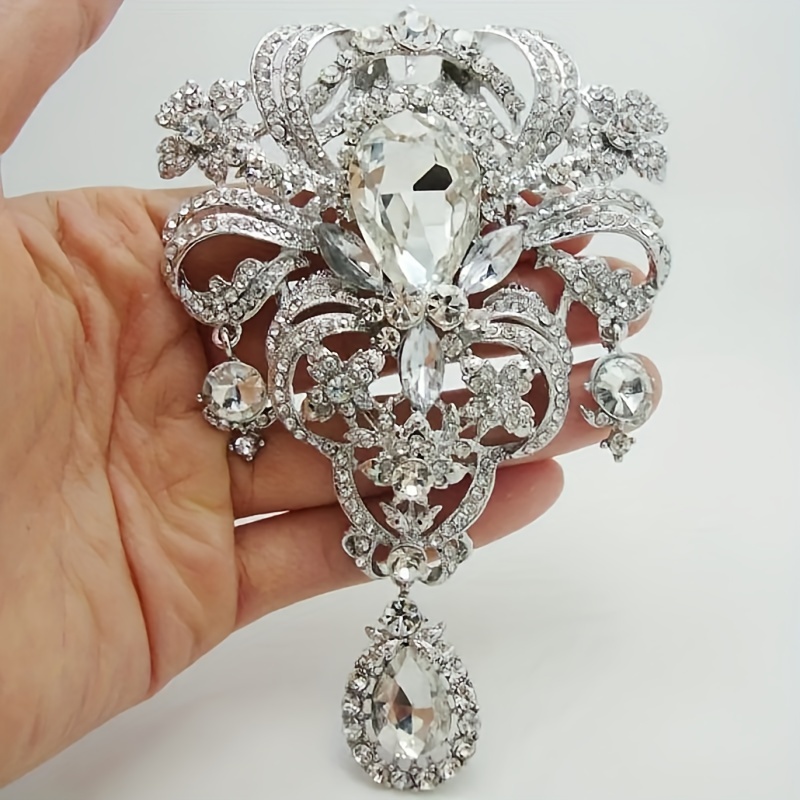 

Elegant Floral Crystal Brooch Pin With Rhinestone Accents And Alloy Base For Women - Luxurious Party Jewelry Gift