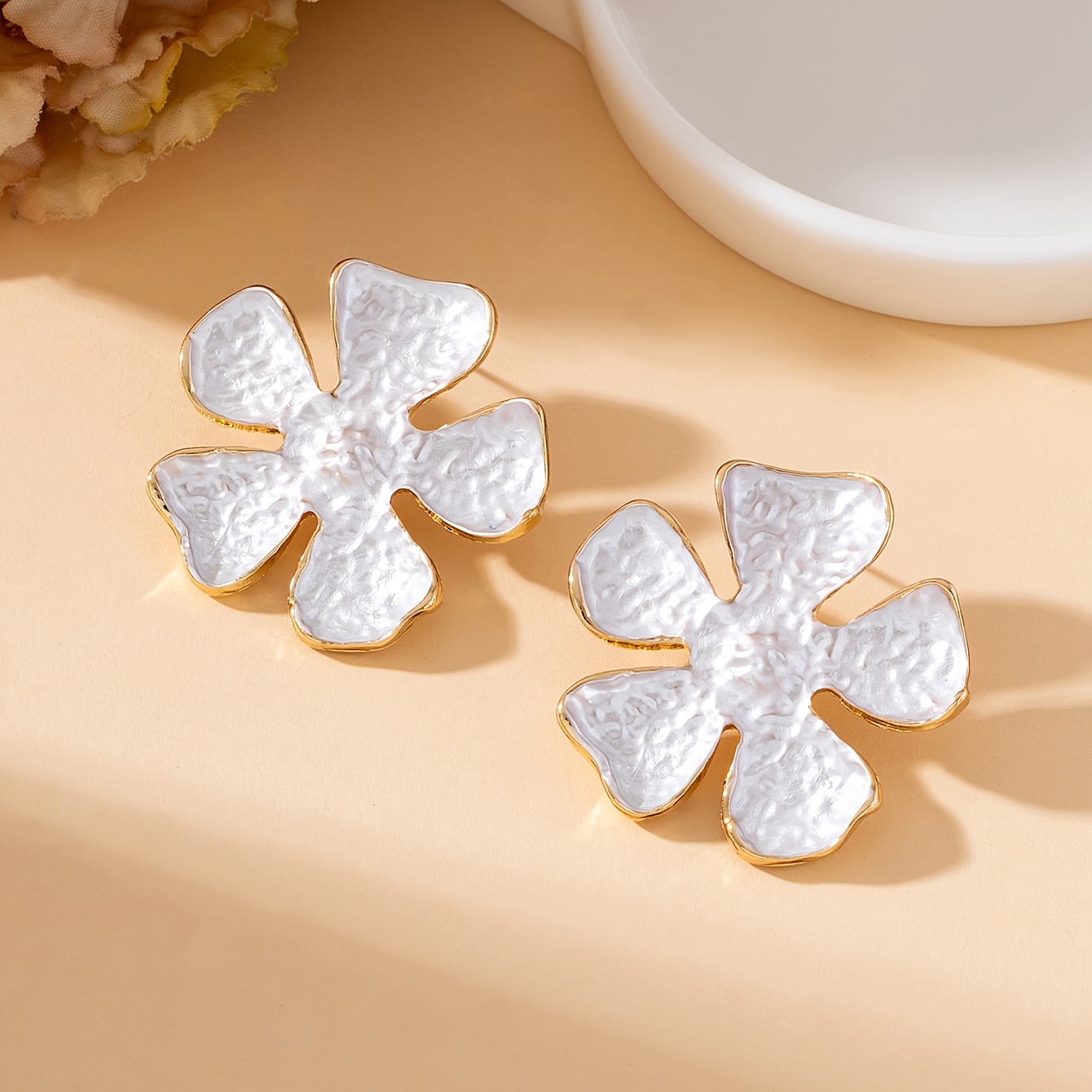 Women's Luxury Soft White Pleated Texture Flower Earrings