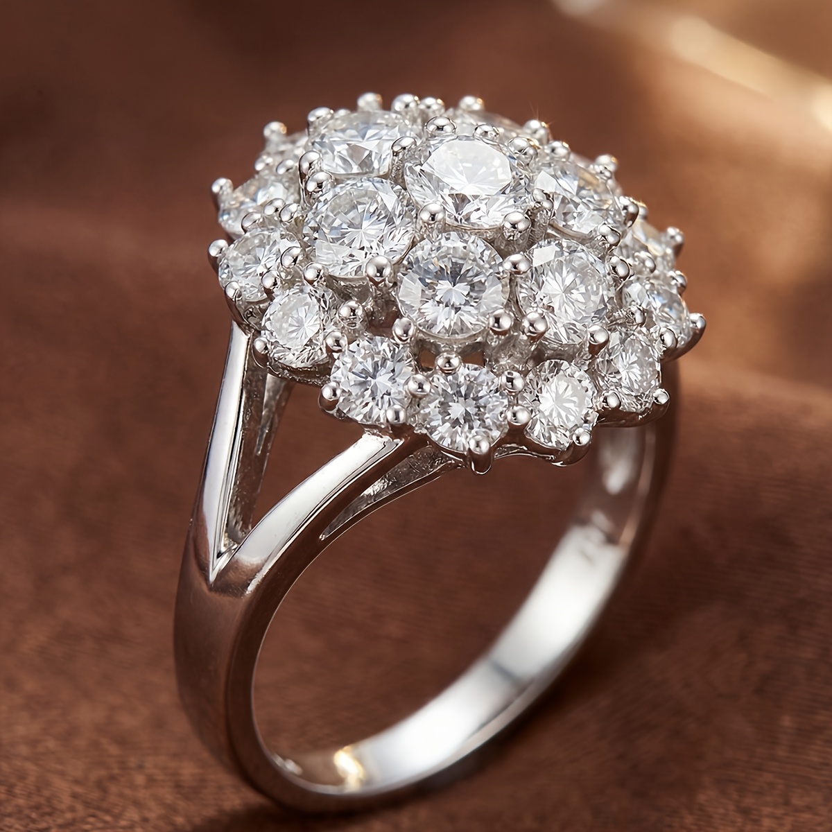 Women's Exquisite Flower Ring, Elegant Design for Year-Round Wear