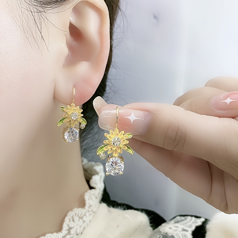 1 pair youthful high end sunflower earrings womens summer sparkling rhinestone daisy earrings 4
