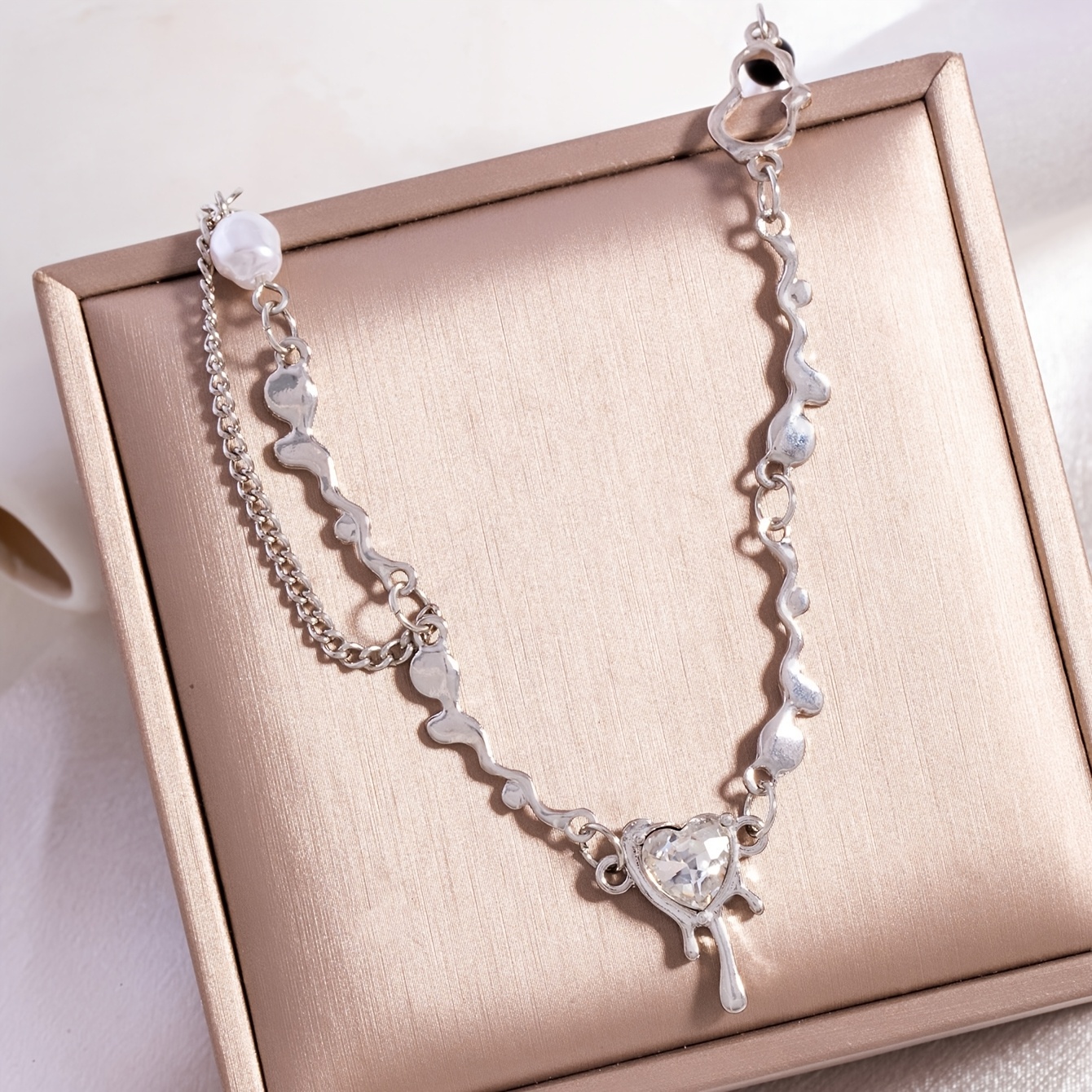 Women's Light Luxury High-End Love Necklace