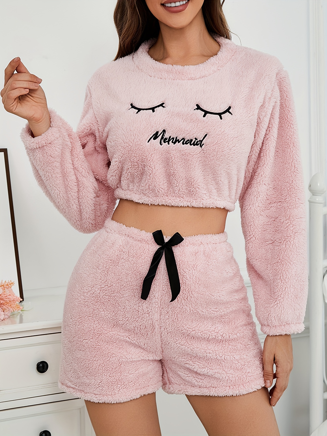 autumn winter lined womens loungewear long sleeve round neck t shirt stylish embroidered shorts elastic waistband with bow coral velvet comfortable soft pajamas Product details 1